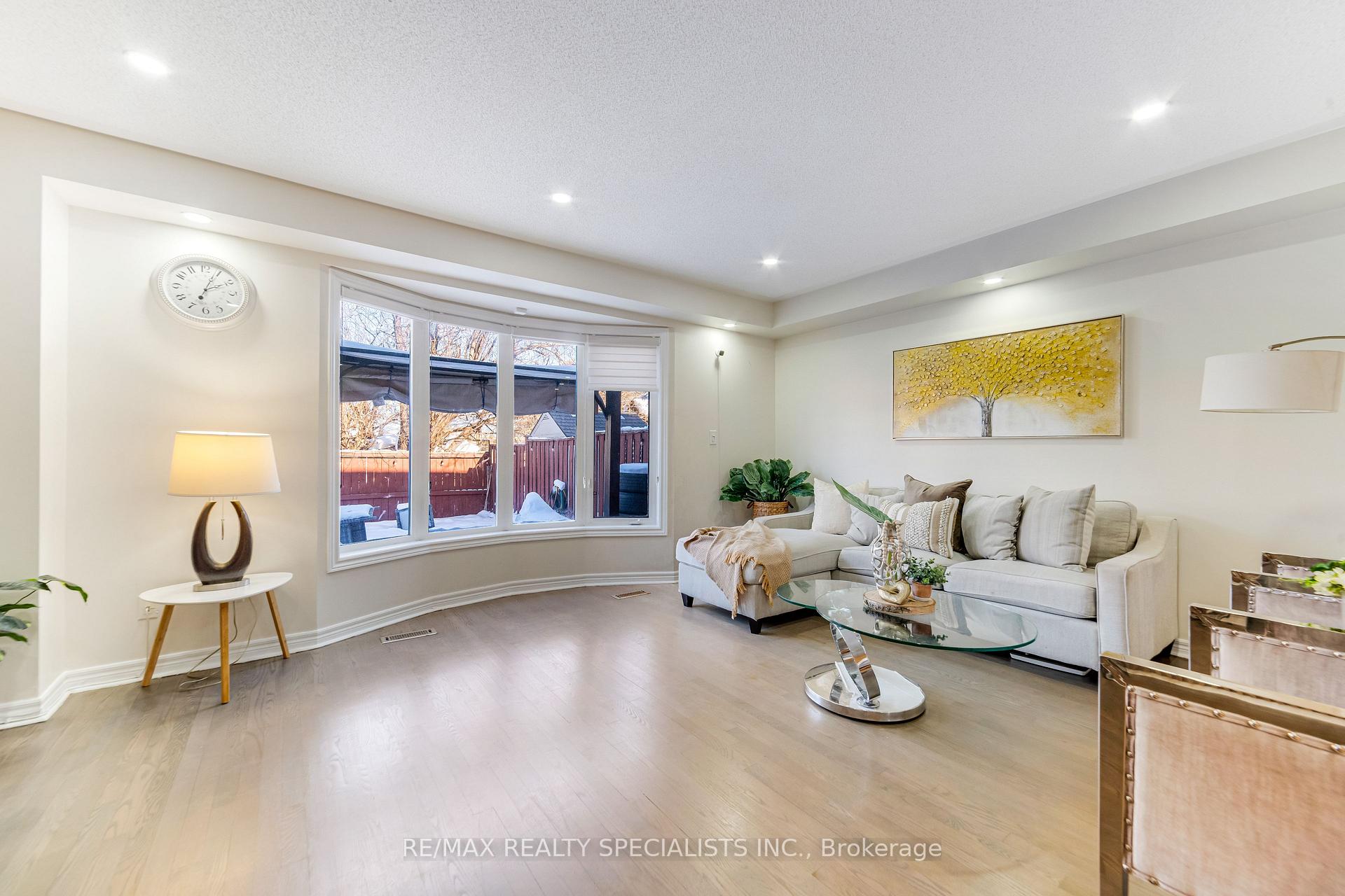 Photo 6 of 11 Traymore Street, Brampton, Fletcher's Meadow — HOMEH