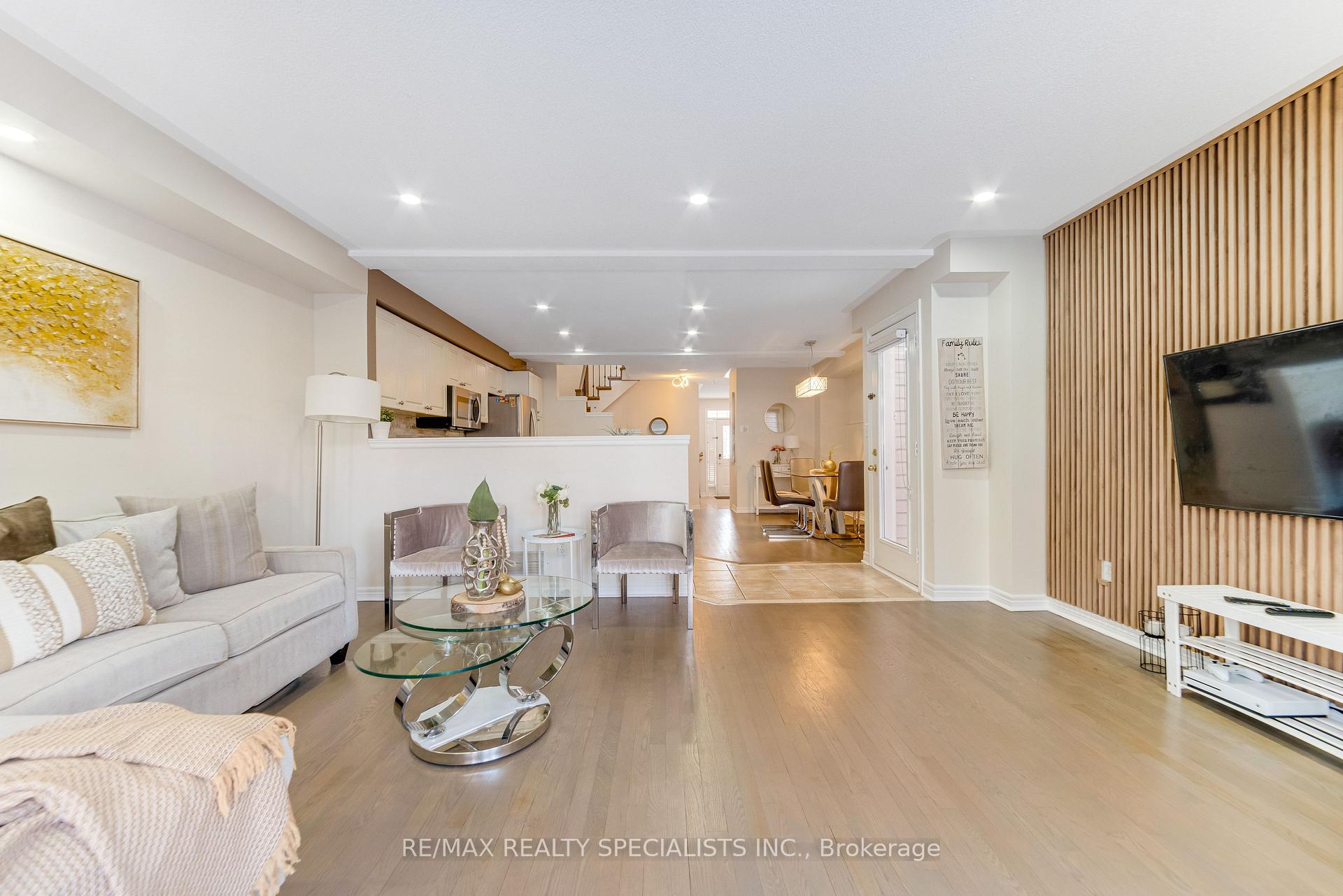 Photo 7 of 11 Traymore Street, Brampton, Fletcher's Meadow — HOMEH