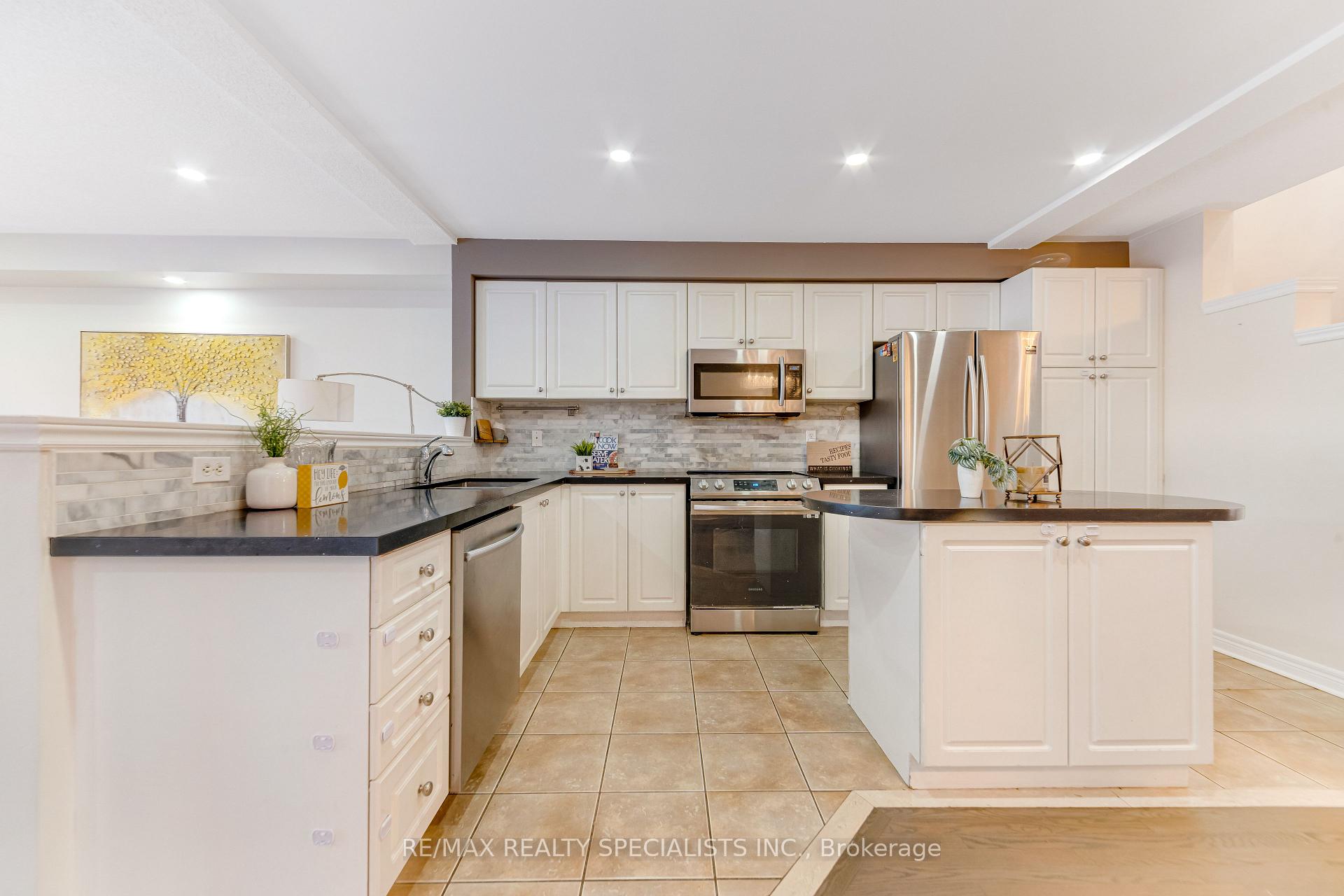 Photo 8 of 11 Traymore Street, Brampton, Fletcher's Meadow — HOMEH