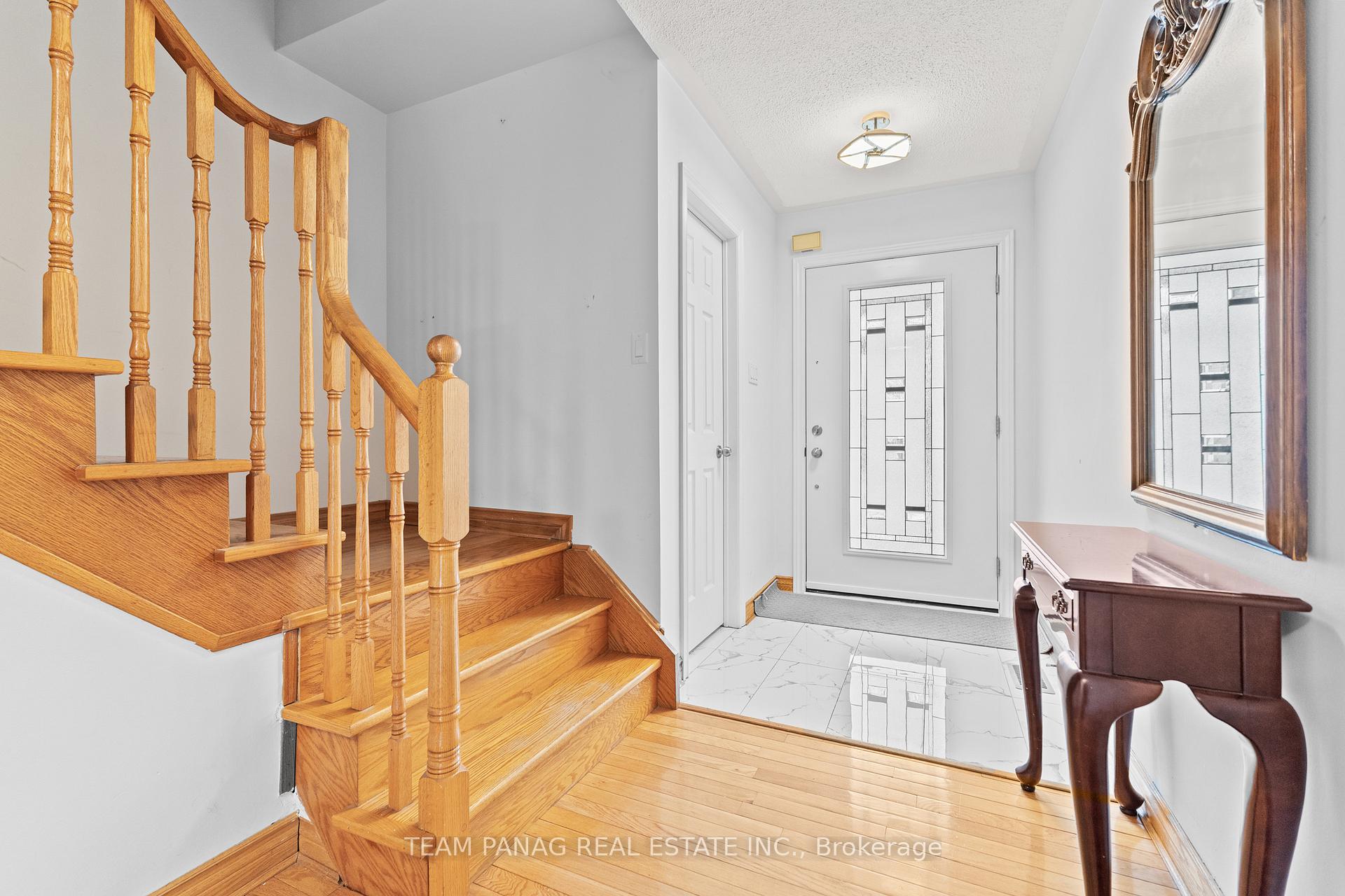 Photo 16 of 28 Oakmeadow Drive, Brampton, Fletcher's Meadow — HOMEH