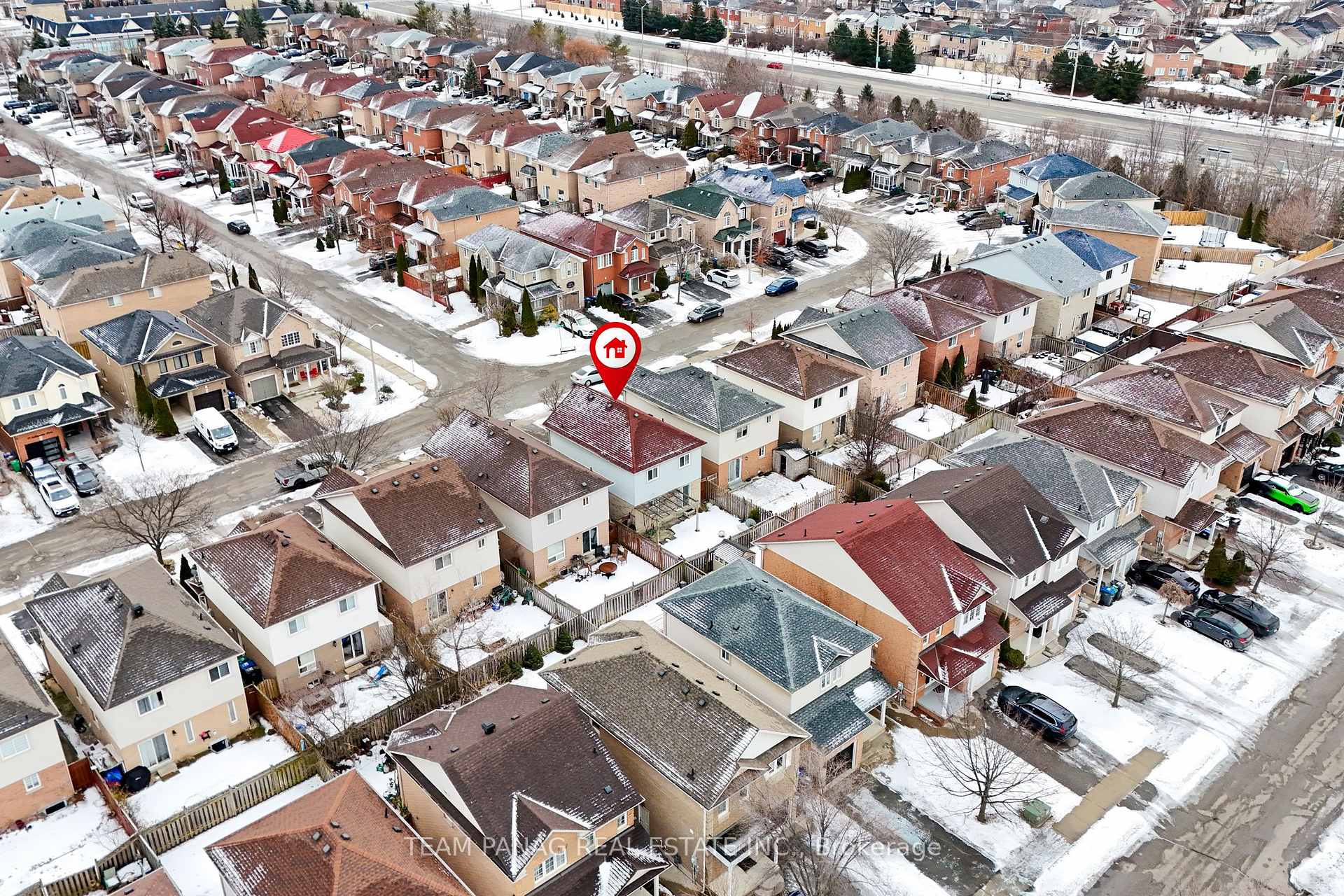 Photo 31 of 28 Oakmeadow Drive, Brampton, Fletcher's Meadow — HOMEH