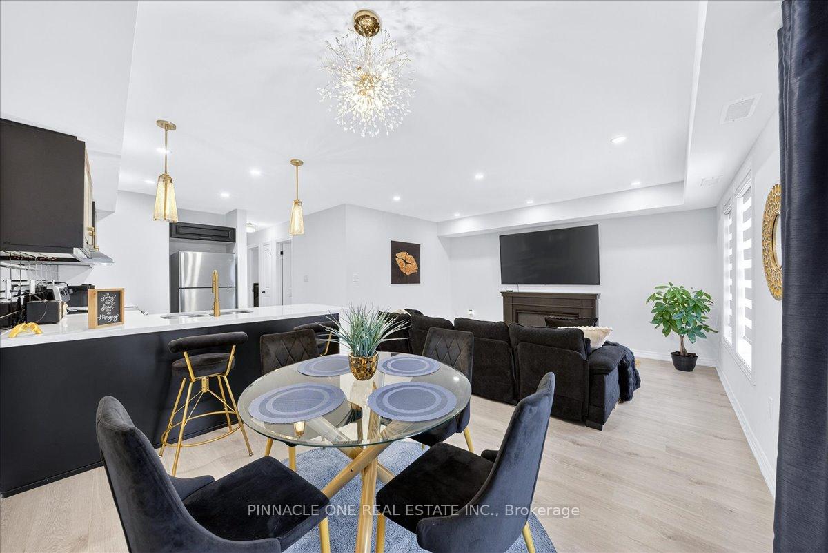 Photo 8 of Unit 4, 41 Pumpkin Corner Crescent, Barrie, Rural Barrie Southeast — HOMEH