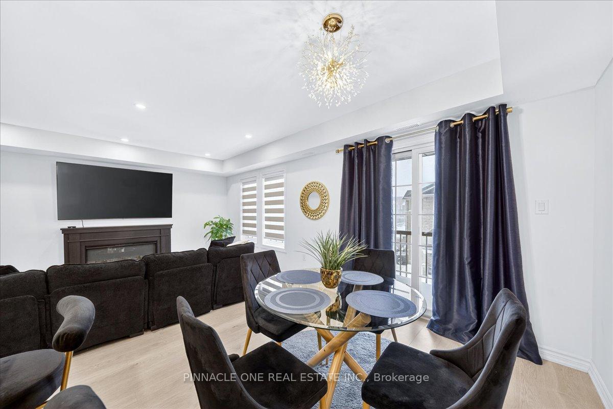 Photo 9 of Unit 4, 41 Pumpkin Corner Crescent, Barrie, Rural Barrie Southeast — HOMEH