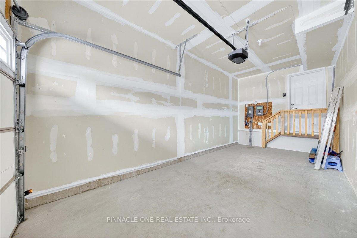 Photo 31 of Unit 4, 41 Pumpkin Corner Crescent, Barrie, Rural Barrie Southeast — HOMEH