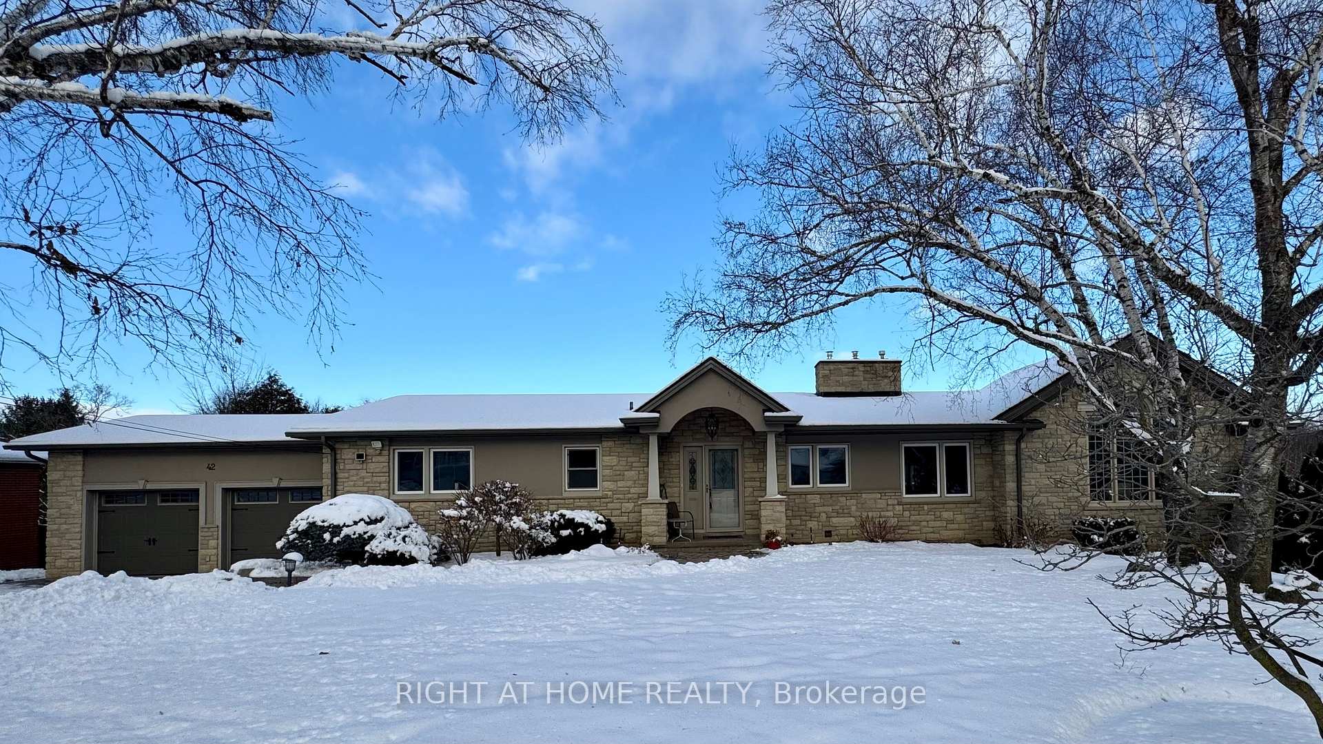 Photo 6 of 42 Valleyview Road, Brampton, Snelgrove — HOMEH