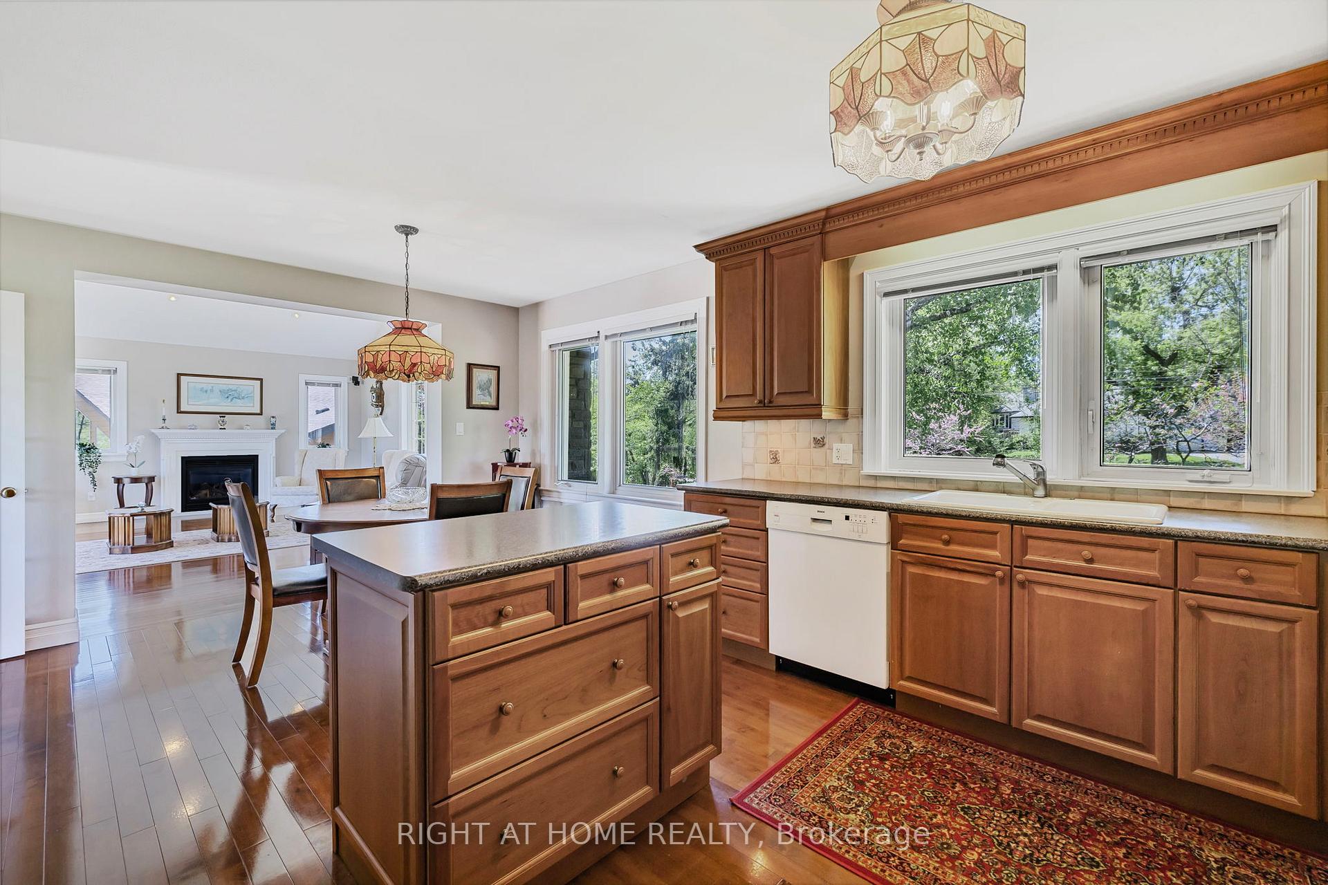 Photo 5 of 42 Valleyview Road, Brampton, Snelgrove — HOMEH