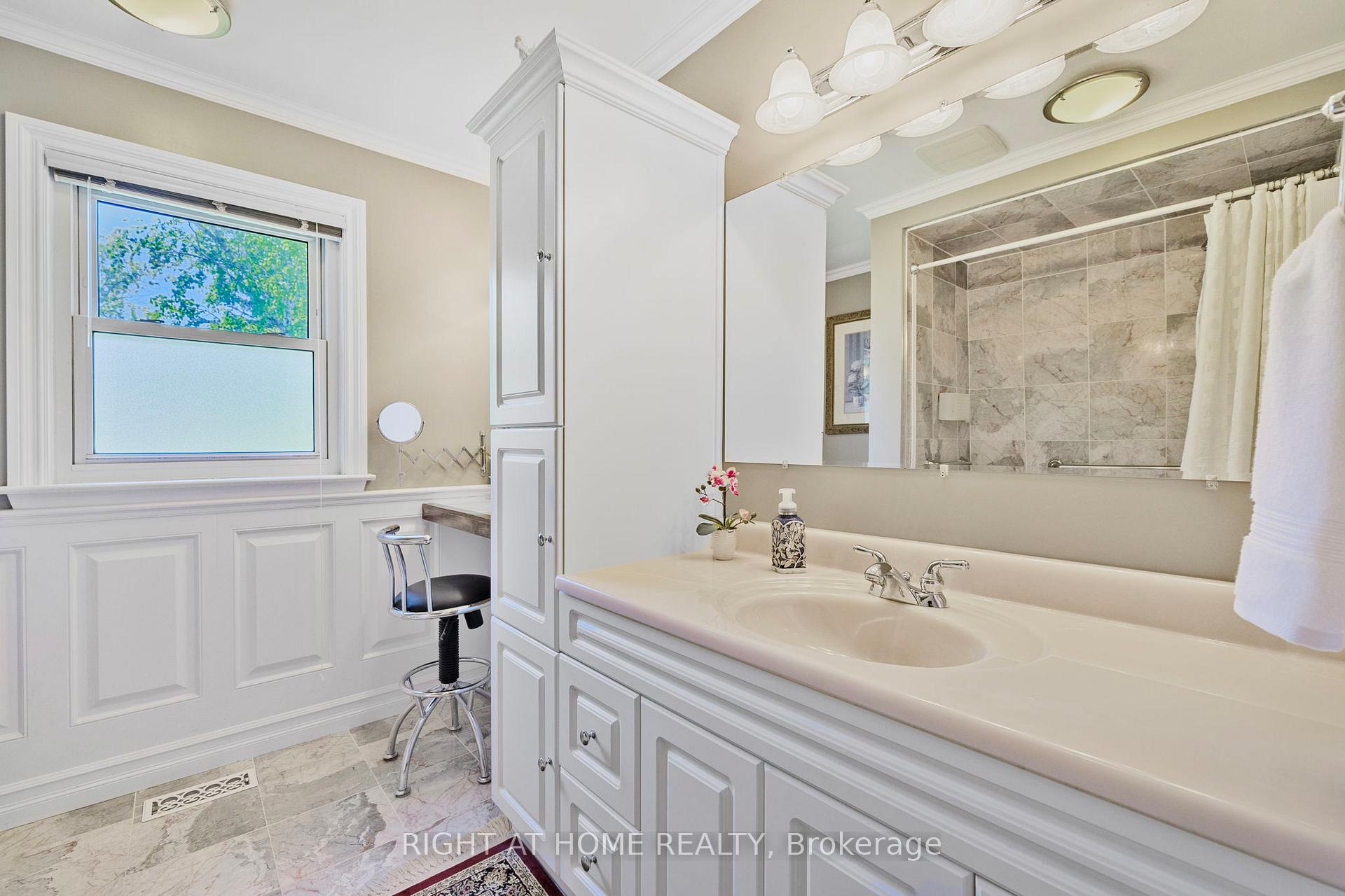 Photo 18 of 42 Valleyview Road, Brampton, Snelgrove — HOMEH