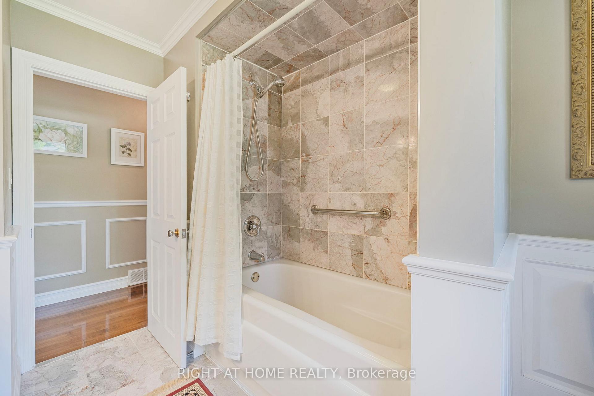 Photo 17 of 42 Valleyview Road, Brampton, Snelgrove — HOMEH
