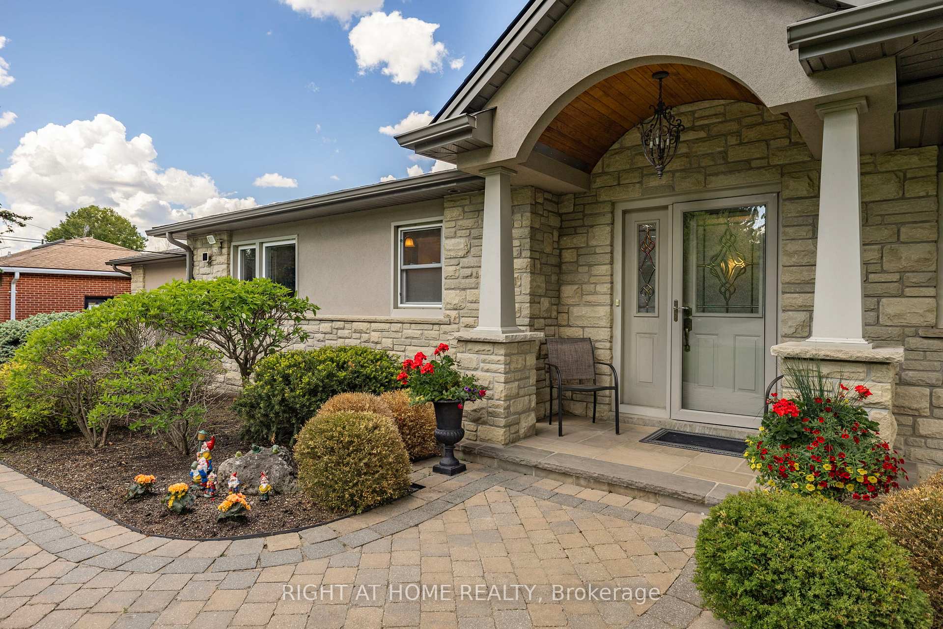 Photo 24 of 42 Valleyview Road, Brampton, Snelgrove — HOMEH