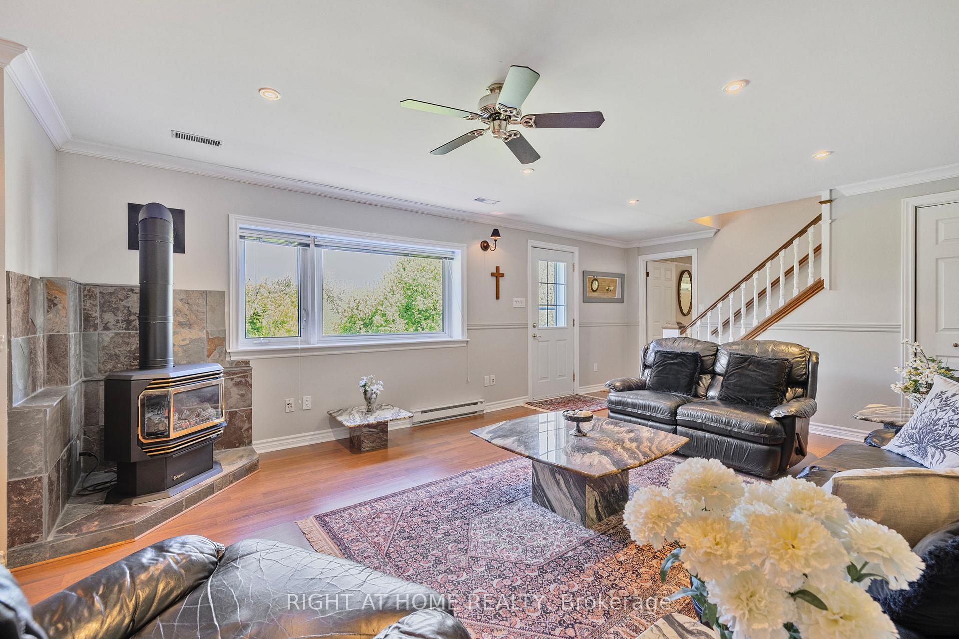 Photo 25 of 42 Valleyview Road, Brampton, Snelgrove — HOMEH