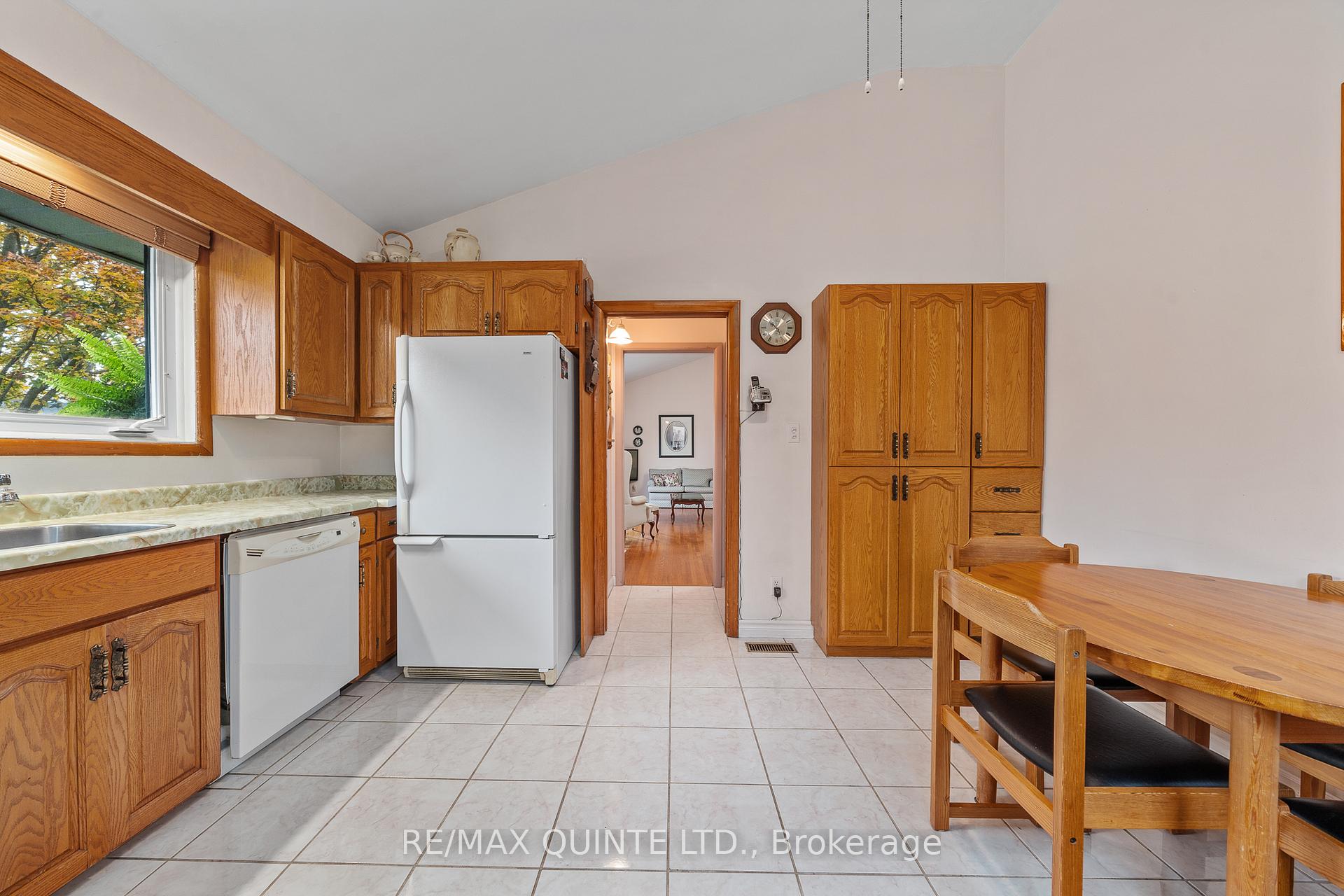 Photo 6 of 20 Alfred Drive, Belleville, Belleville Ward — HOMEH