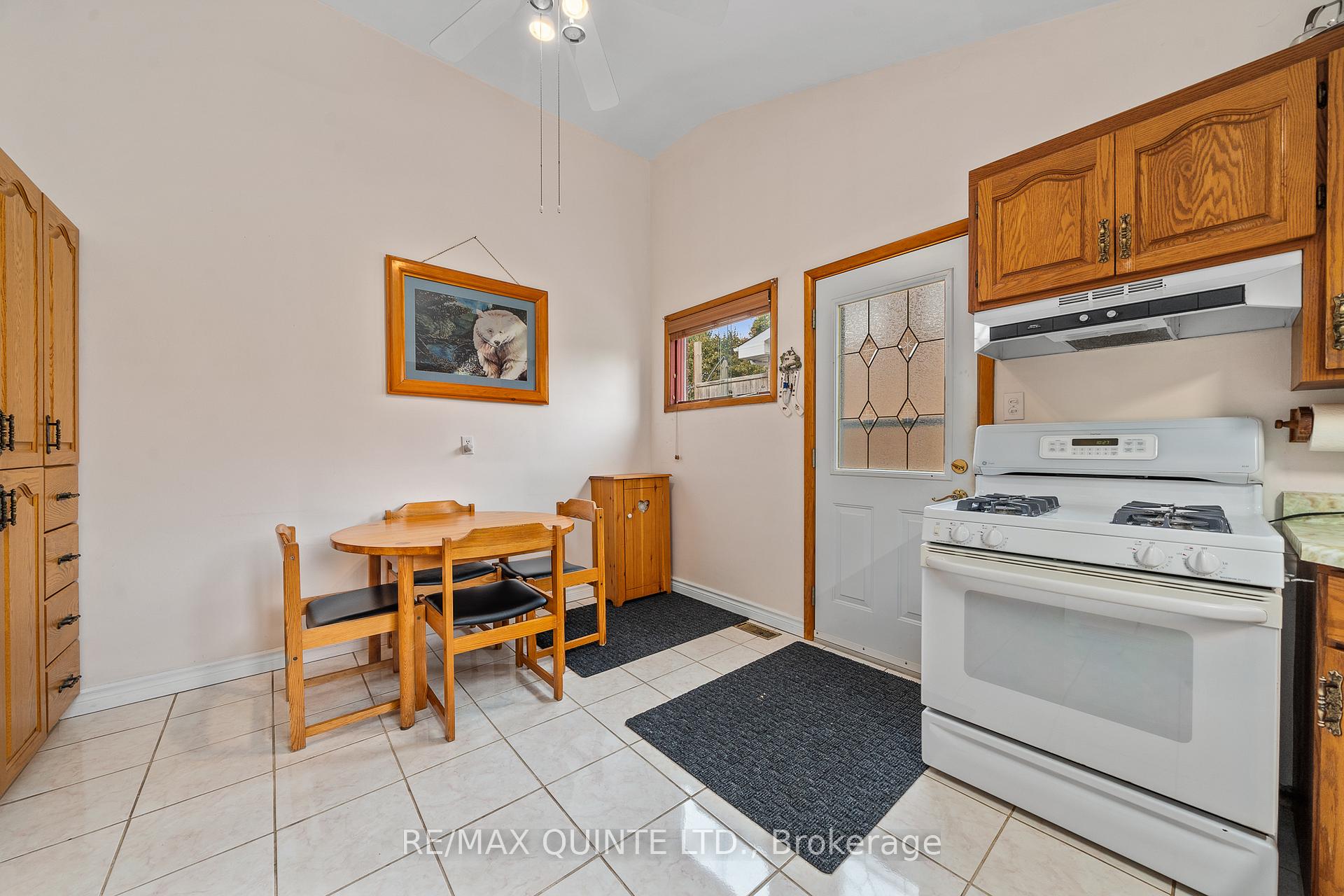 Photo 10 of 20 Alfred Drive, Belleville, Belleville Ward — HOMEH