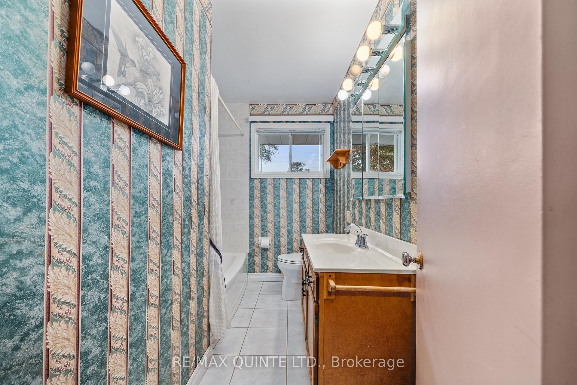 Photo 13 of 20 Alfred Drive, Belleville, Belleville Ward — HOMEH
