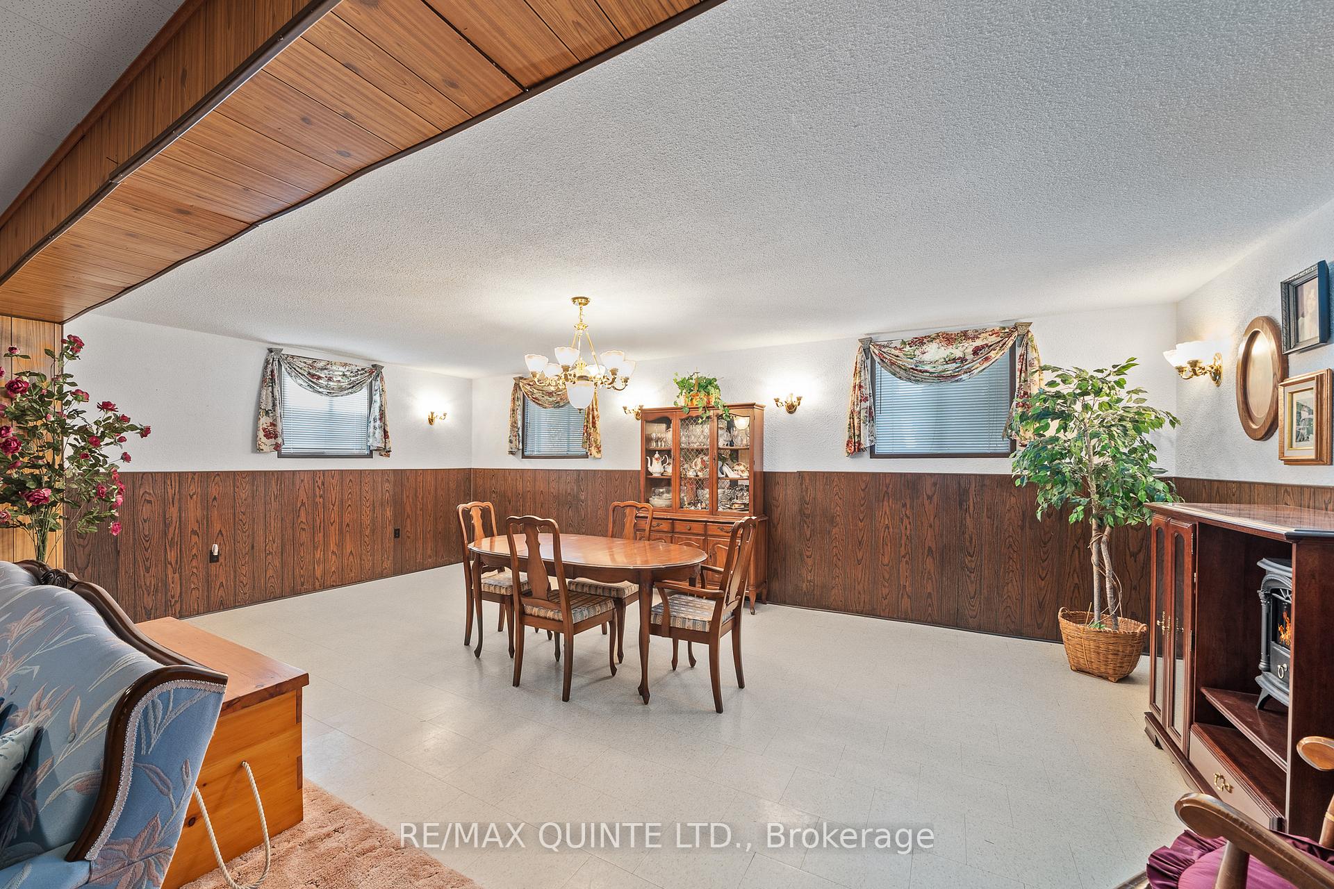 Photo 23 of 20 Alfred Drive, Belleville, Belleville Ward — HOMEH