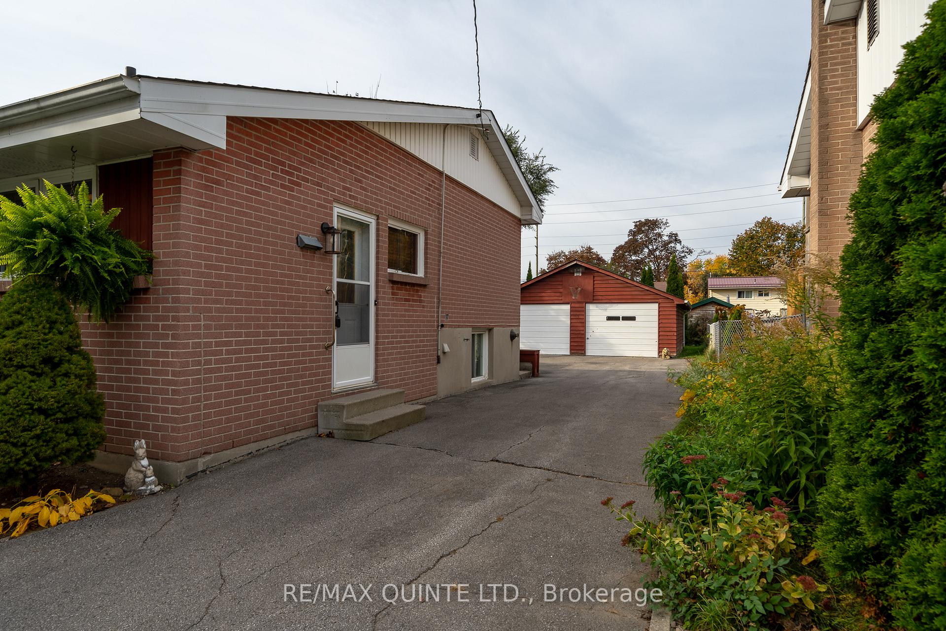 Photo 27 of 20 Alfred Drive, Belleville, Belleville Ward — HOMEH