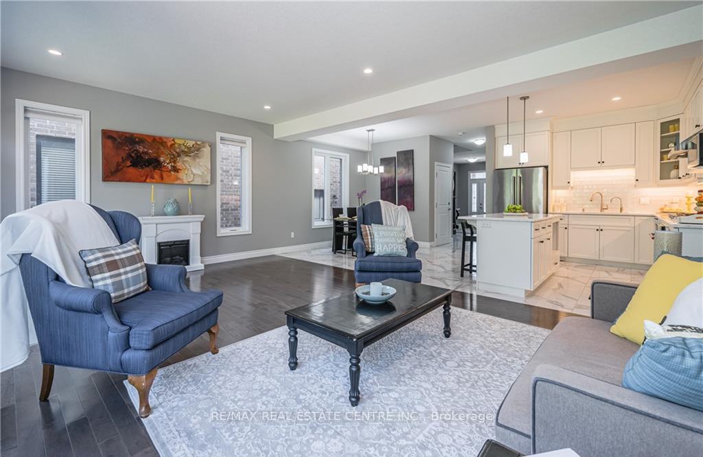 Photo 4 of Unit Upper, 152 Dallan Drive, Guelph, Pineridge/Westminster Woods — HOMEH