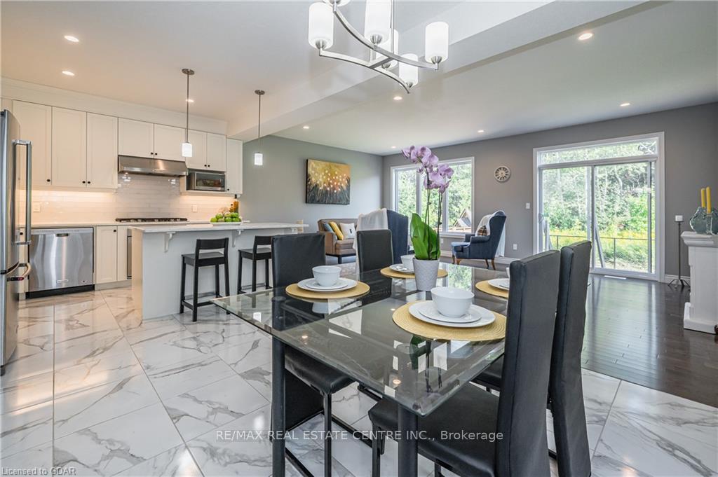 Photo 5 of Unit Upper, 152 Dallan Drive, Guelph, Pineridge/Westminster Woods — HOMEH