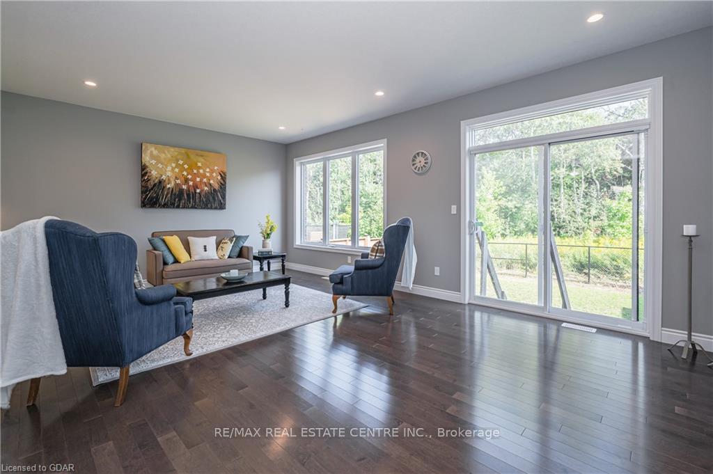Photo 7 of Unit Upper, 152 Dallan Drive, Guelph, Pineridge/Westminster Woods — HOMEH