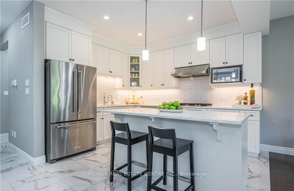 Photo 9 of Unit Upper, 152 Dallan Drive, Guelph, Pineridge/Westminster Woods — HOMEH