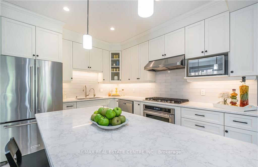 Photo 10 of Unit Upper, 152 Dallan Drive, Guelph, Pineridge/Westminster Woods — HOMEH