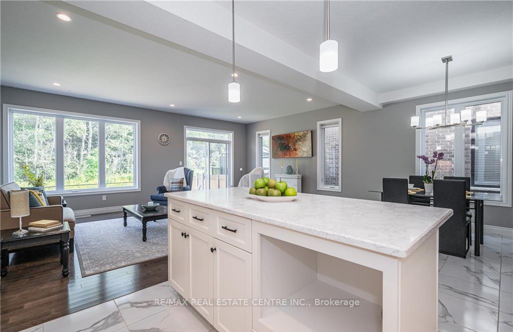 Photo 12 of Unit Upper, 152 Dallan Drive, Guelph, Pineridge/Westminster Woods — HOMEH