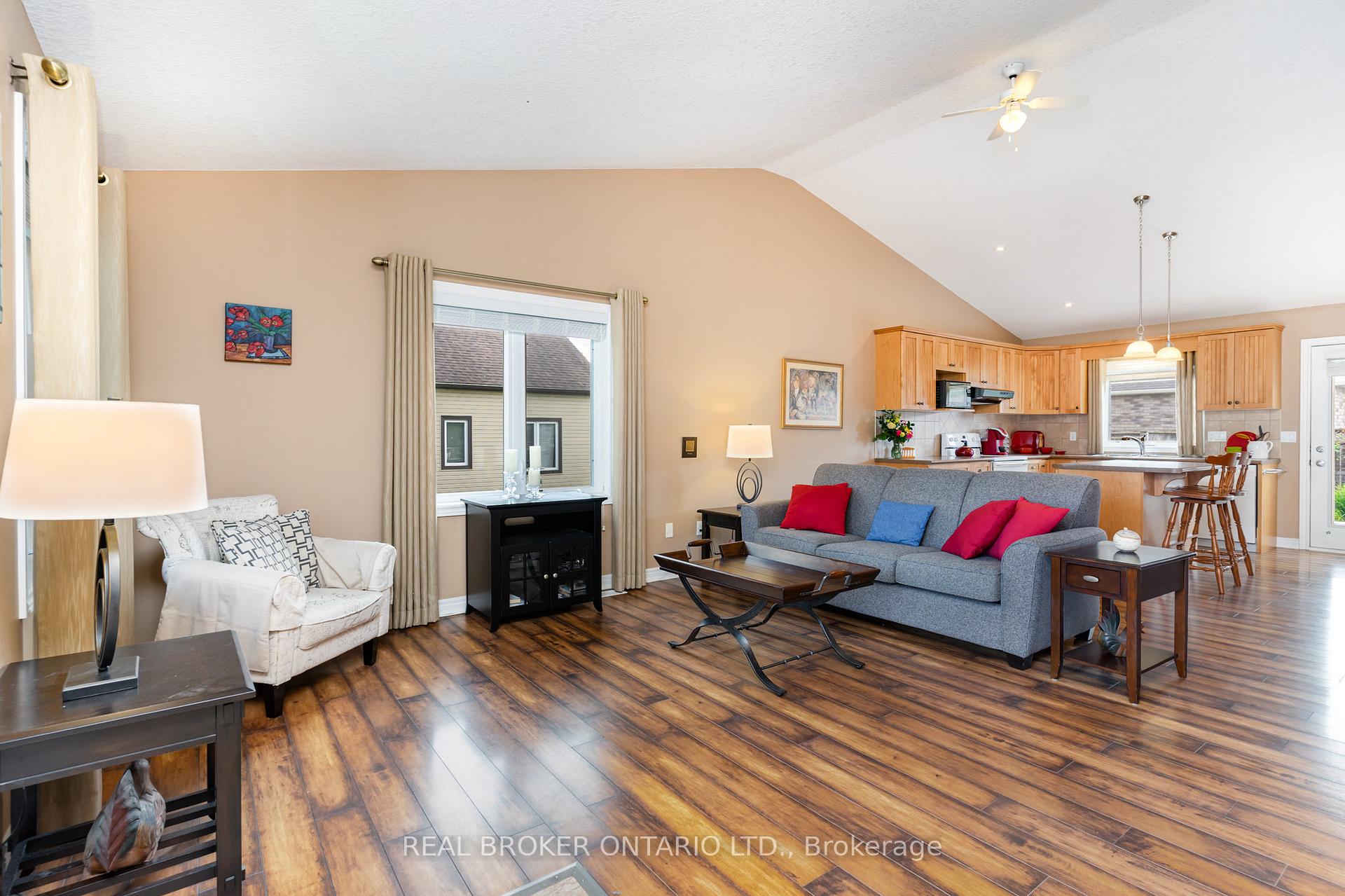Photo 8 of 472 Countess Street S, West Grey — HOMEH