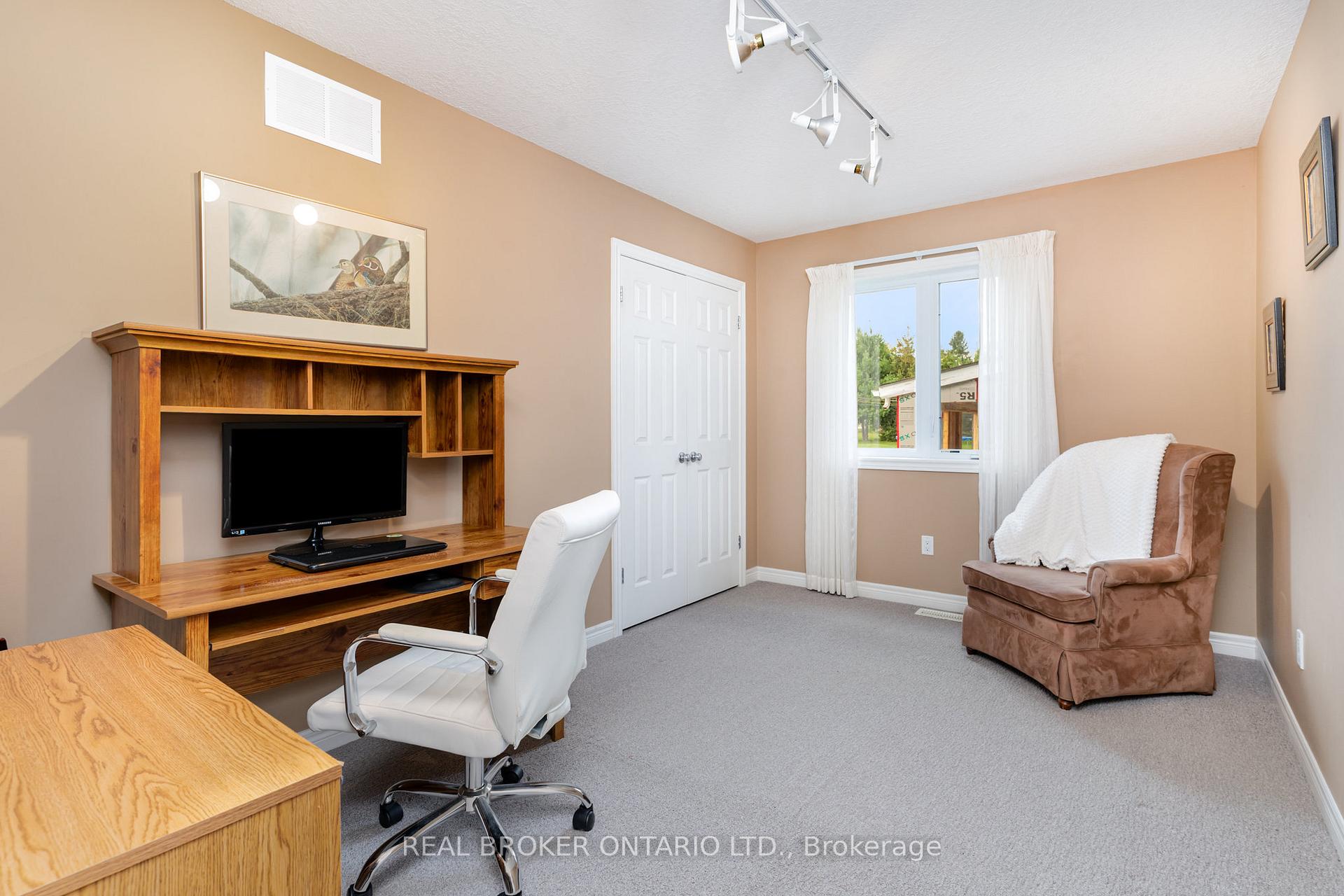 Photo 10 of 472 Countess Street S, West Grey — HOMEH