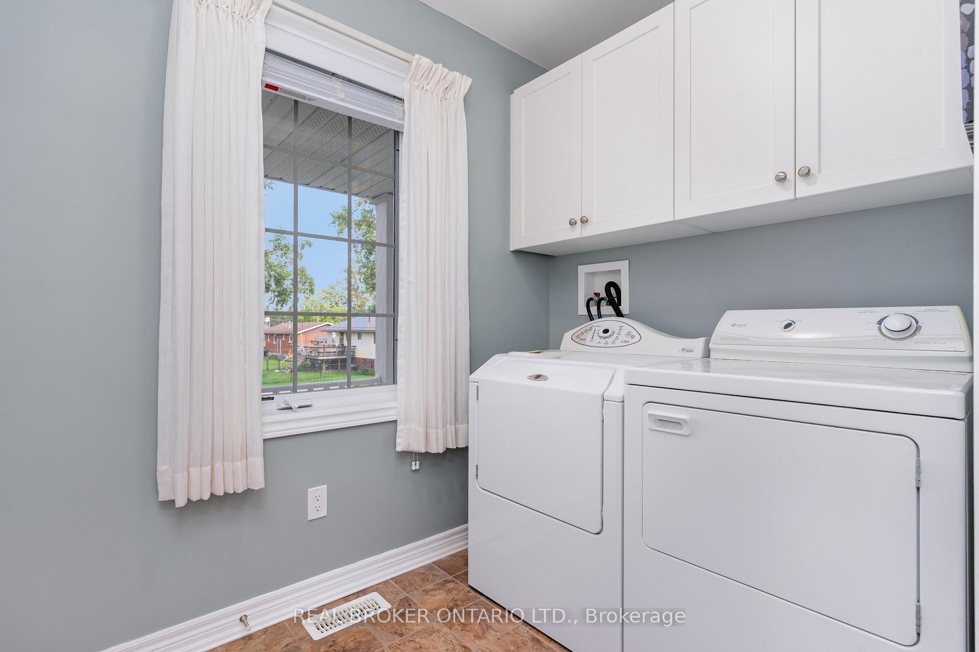 Photo 6 of 472 Countess Street S, West Grey — HOMEH