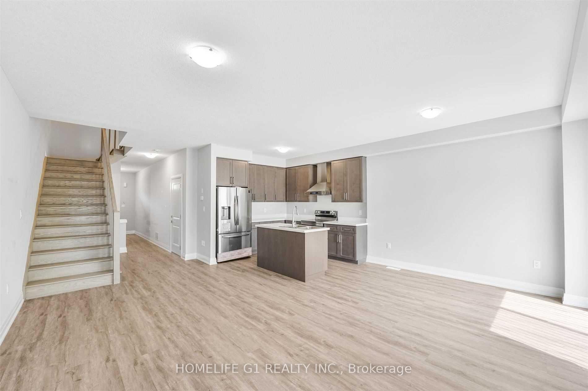 Photo 3 of 10 Bayberry Lane, Grimsby, Grimsby Escarpment — HOMEH