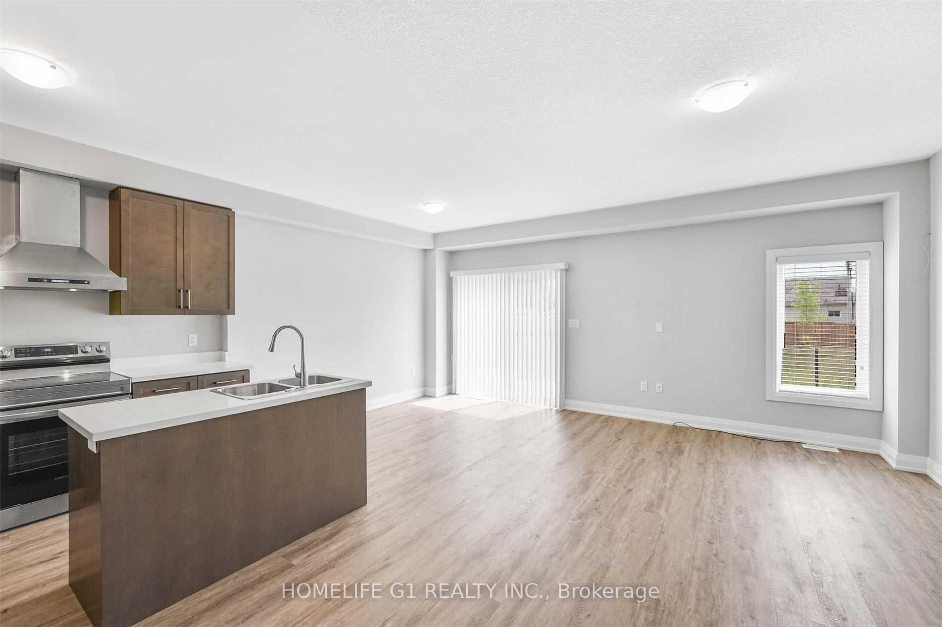 Photo 2 of 10 Bayberry Lane, Grimsby, Grimsby Escarpment — HOMEH
