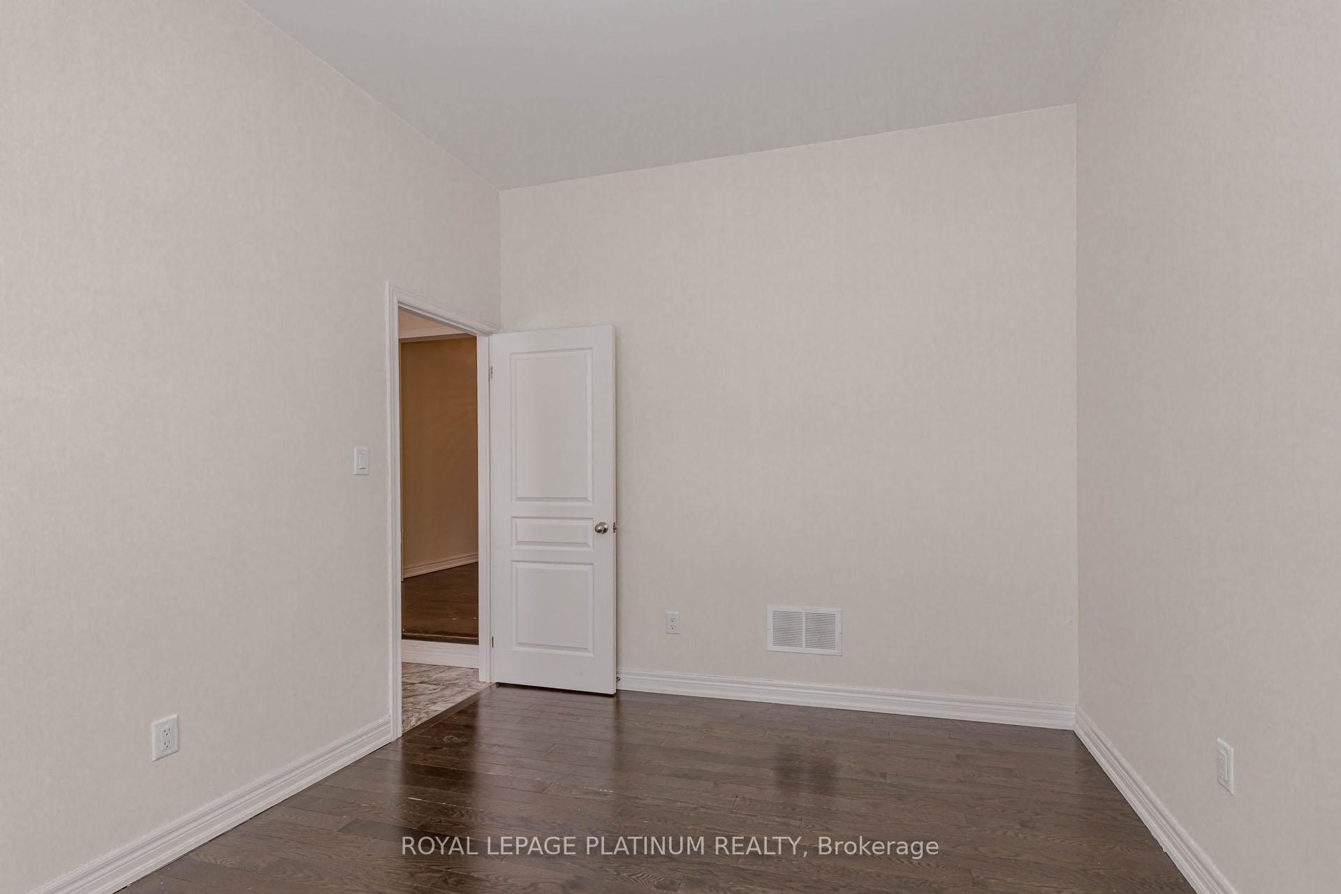 Photo 7 of 5 Terrick Road, Brampton, Northwest Brampton — HOMEH