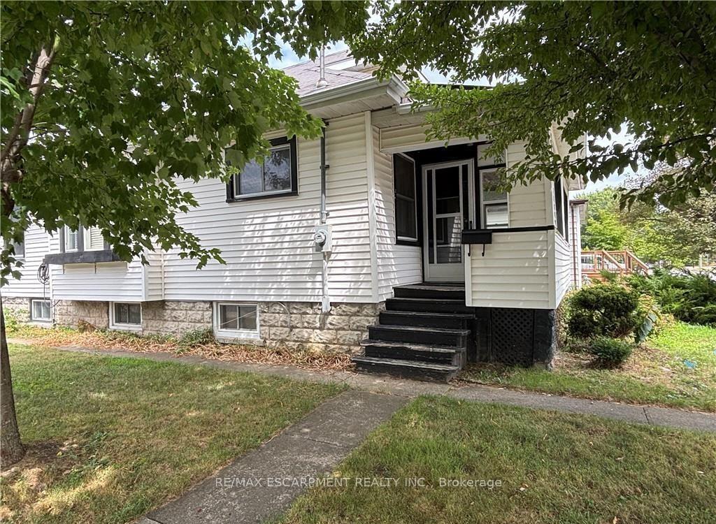 Photo 1 of 9 Grantham Avenue S, St. Catharines, E. Chester — HOMEH