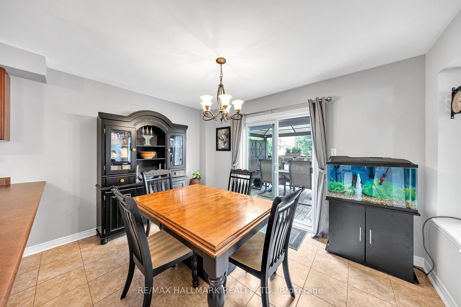 Photo 7 of 22 Carness Crescent, Georgina, Keswick South — HOMEH
