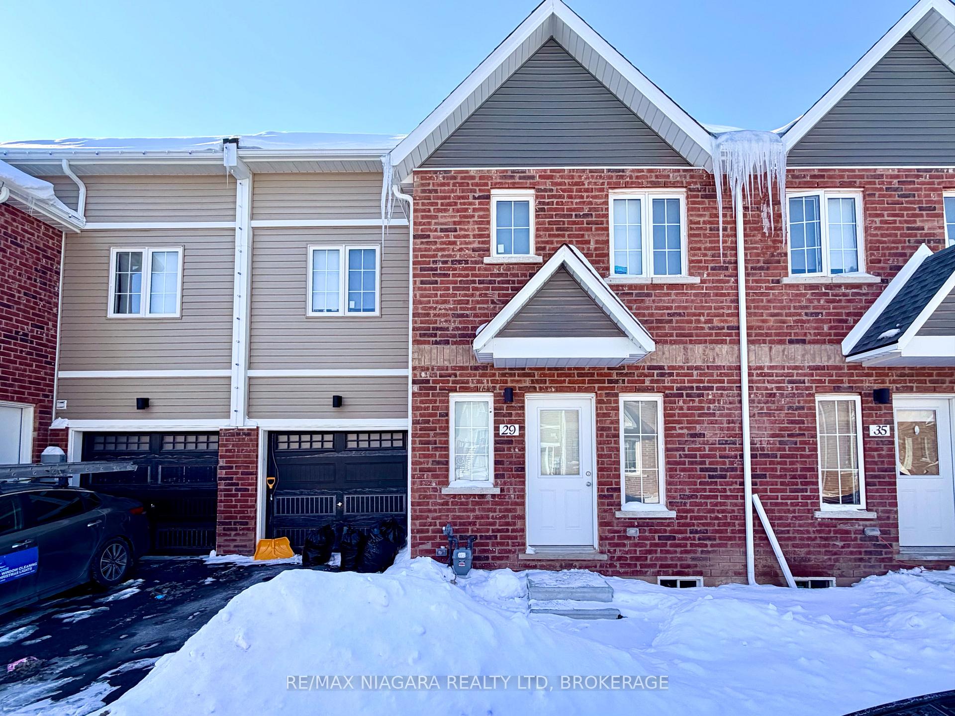 Photo 4 of 29 Waterleaf Trail, Welland, Broadway — HOMEH