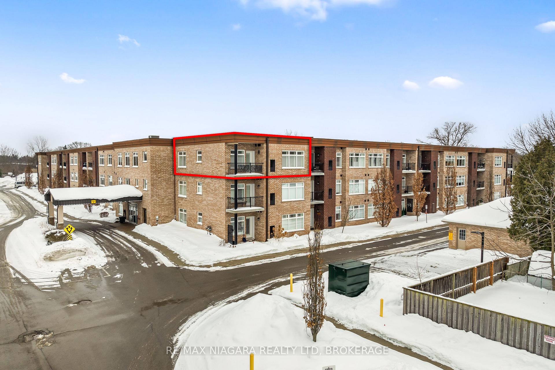 Front of Unit 300, 4644 Pettit Avenue