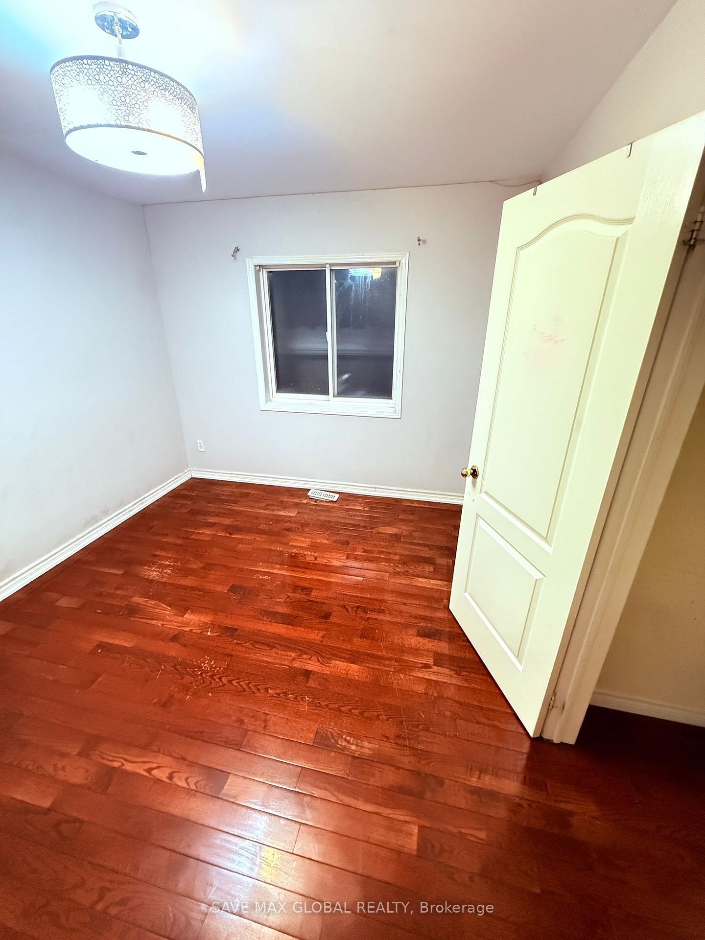Photo 2 of 142 River Rock Crescent, Brampton, Fletcher's Meadow — HOMEH