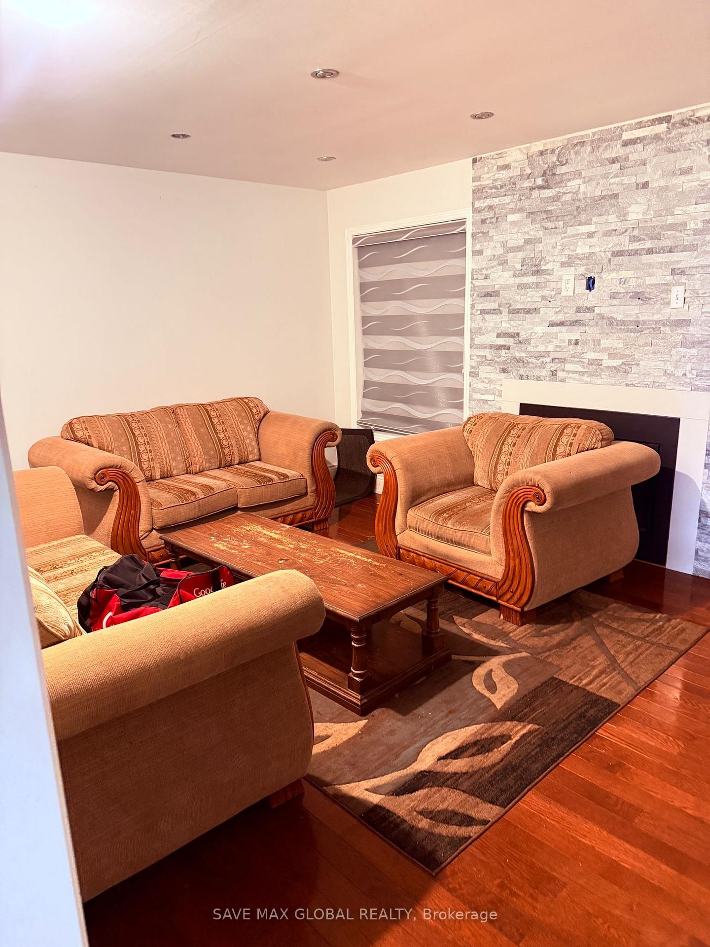 Photo 4 of 142 River Rock Crescent, Brampton, Fletcher's Meadow — HOMEH