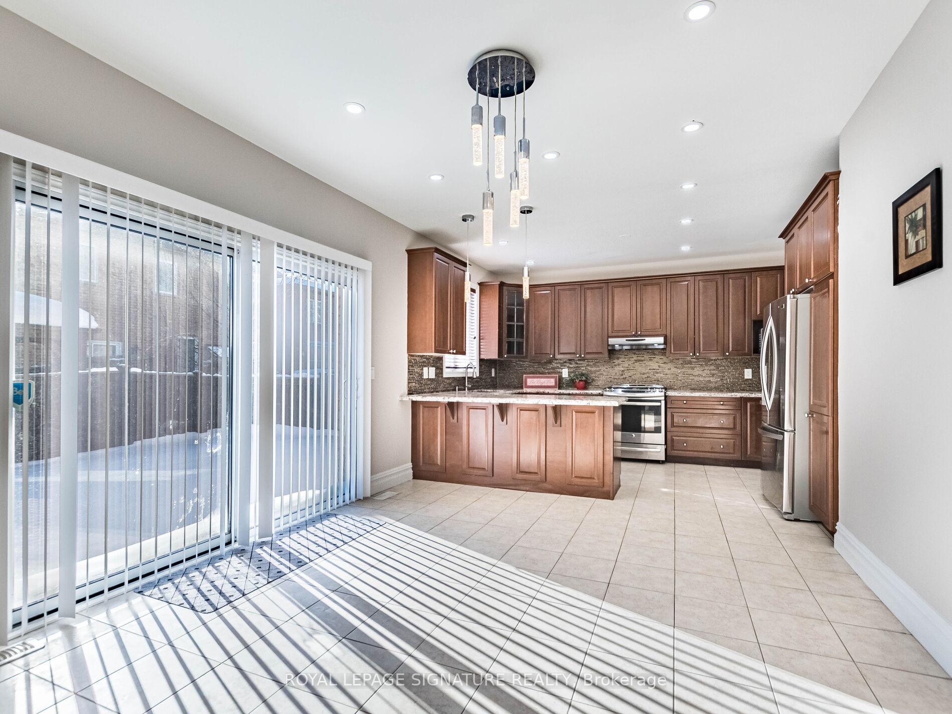 Photo 10 of 521 Bussel Crescent, Milton, Clarke — HOMEH