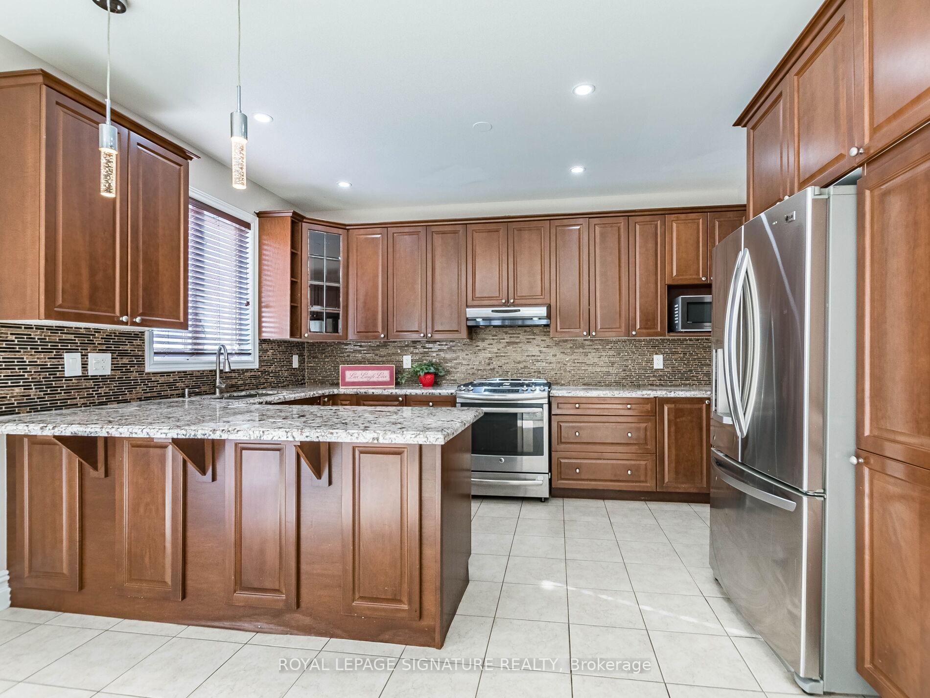 Photo 14 of 521 Bussel Crescent, Milton, Clarke — HOMEH