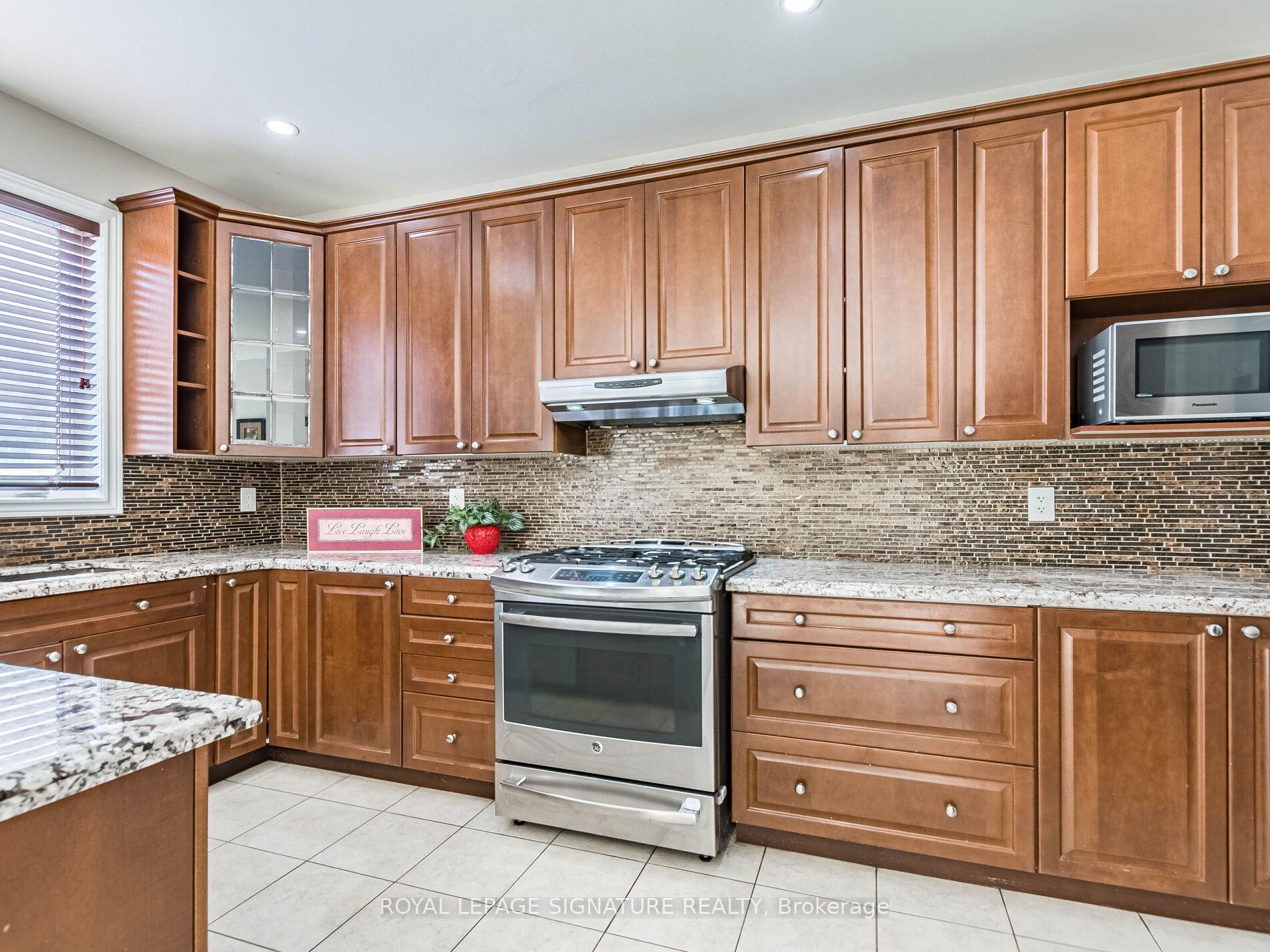 Photo 23 of 521 Bussel Crescent, Milton, Clarke — HOMEH