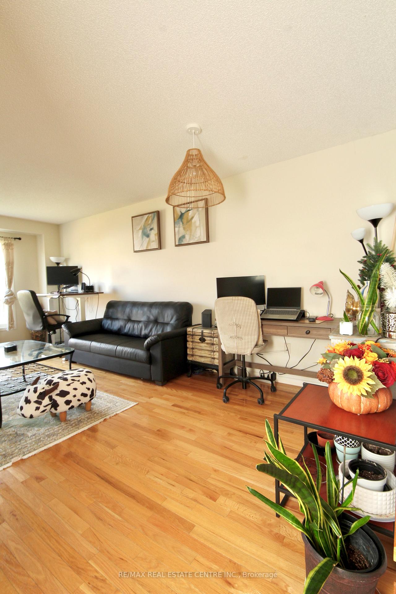 Photo 8 of 40 Eugene Drive, Guelph, Pineridge/Westminster Woods — HOMEH