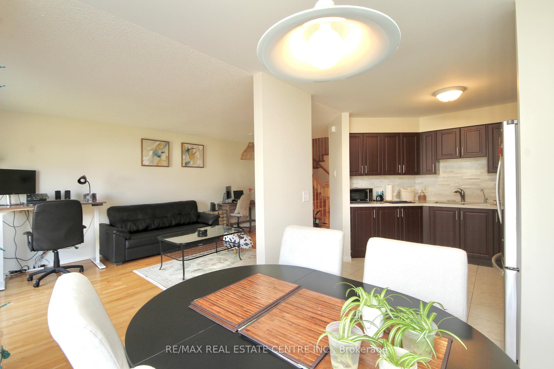 Photo 12 of 40 Eugene Drive, Guelph, Pineridge/Westminster Woods — HOMEH