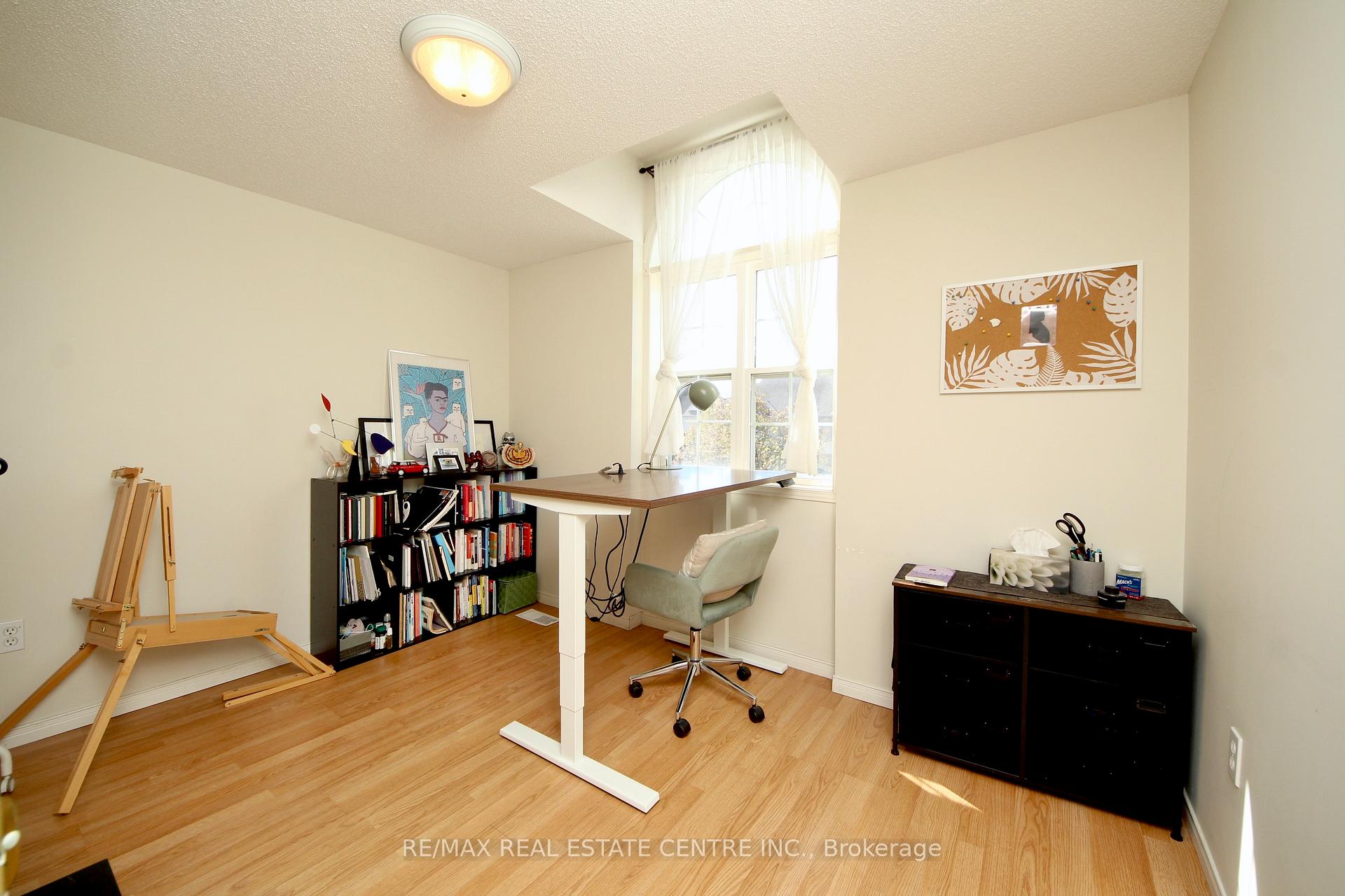 Photo 19 of 40 Eugene Drive, Guelph, Pineridge/Westminster Woods — HOMEH