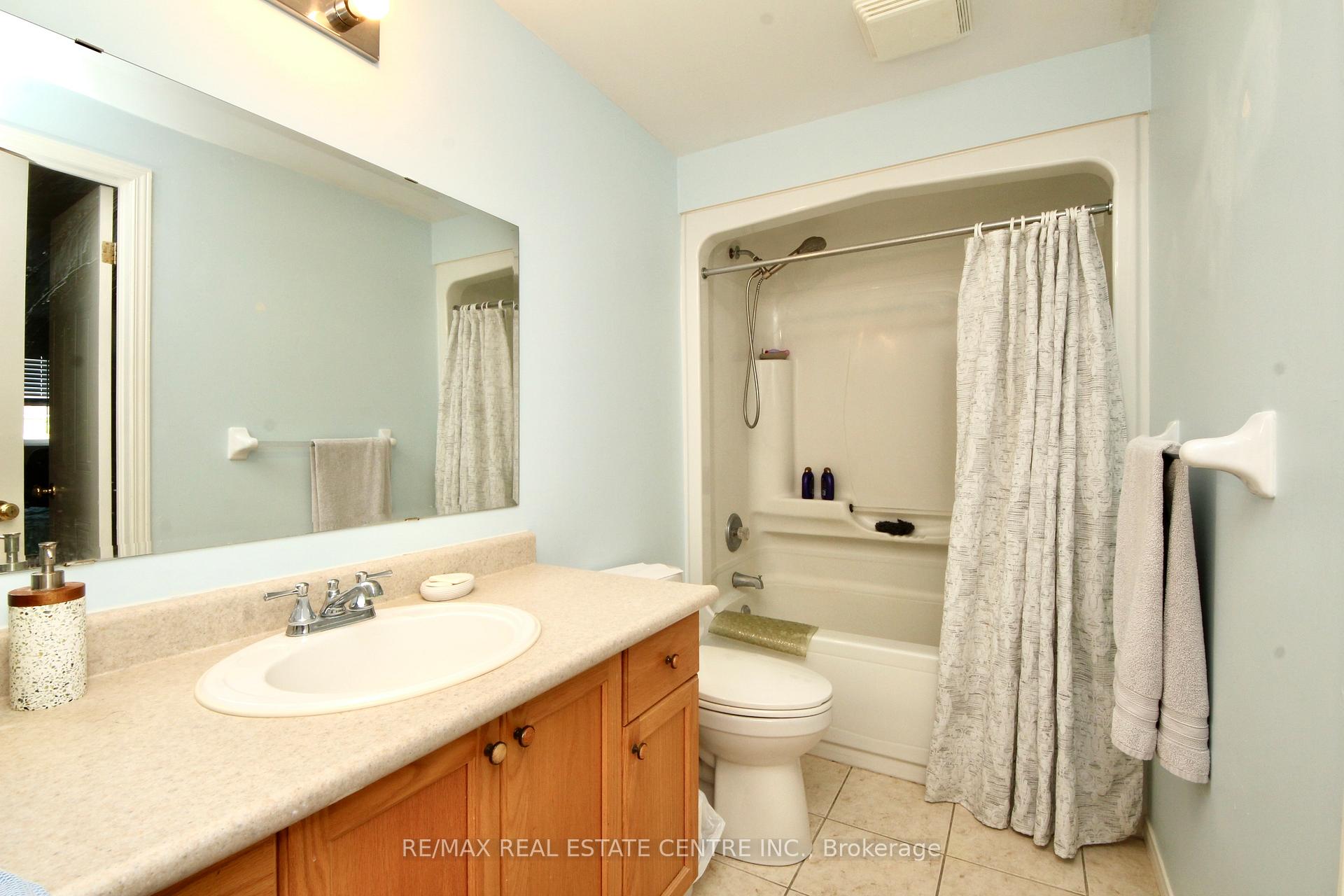 Photo 20 of 40 Eugene Drive, Guelph, Pineridge/Westminster Woods — HOMEH