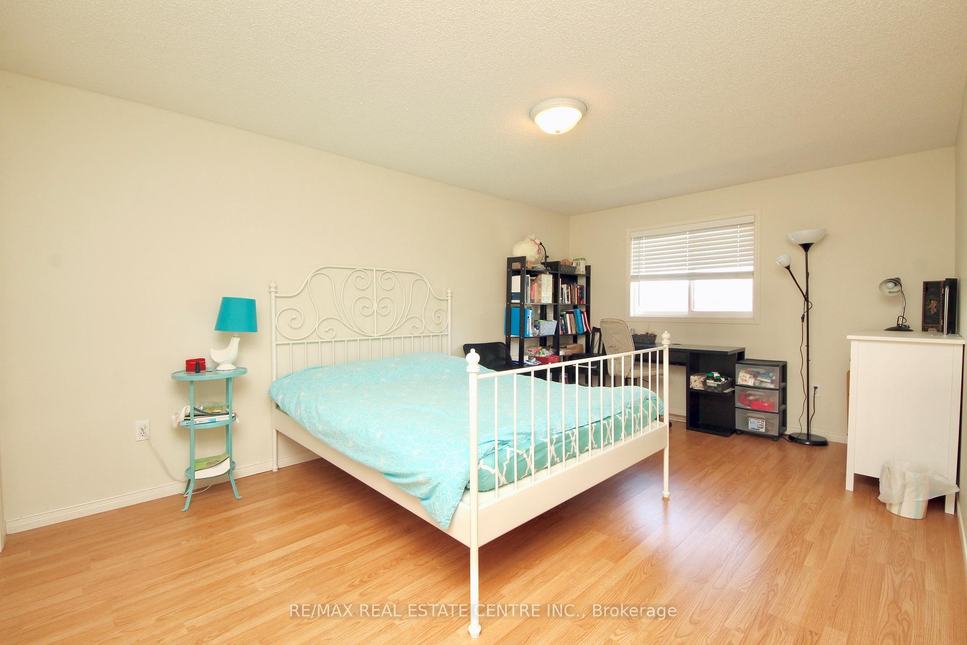 Photo 21 of 40 Eugene Drive, Guelph, Pineridge/Westminster Woods — HOMEH