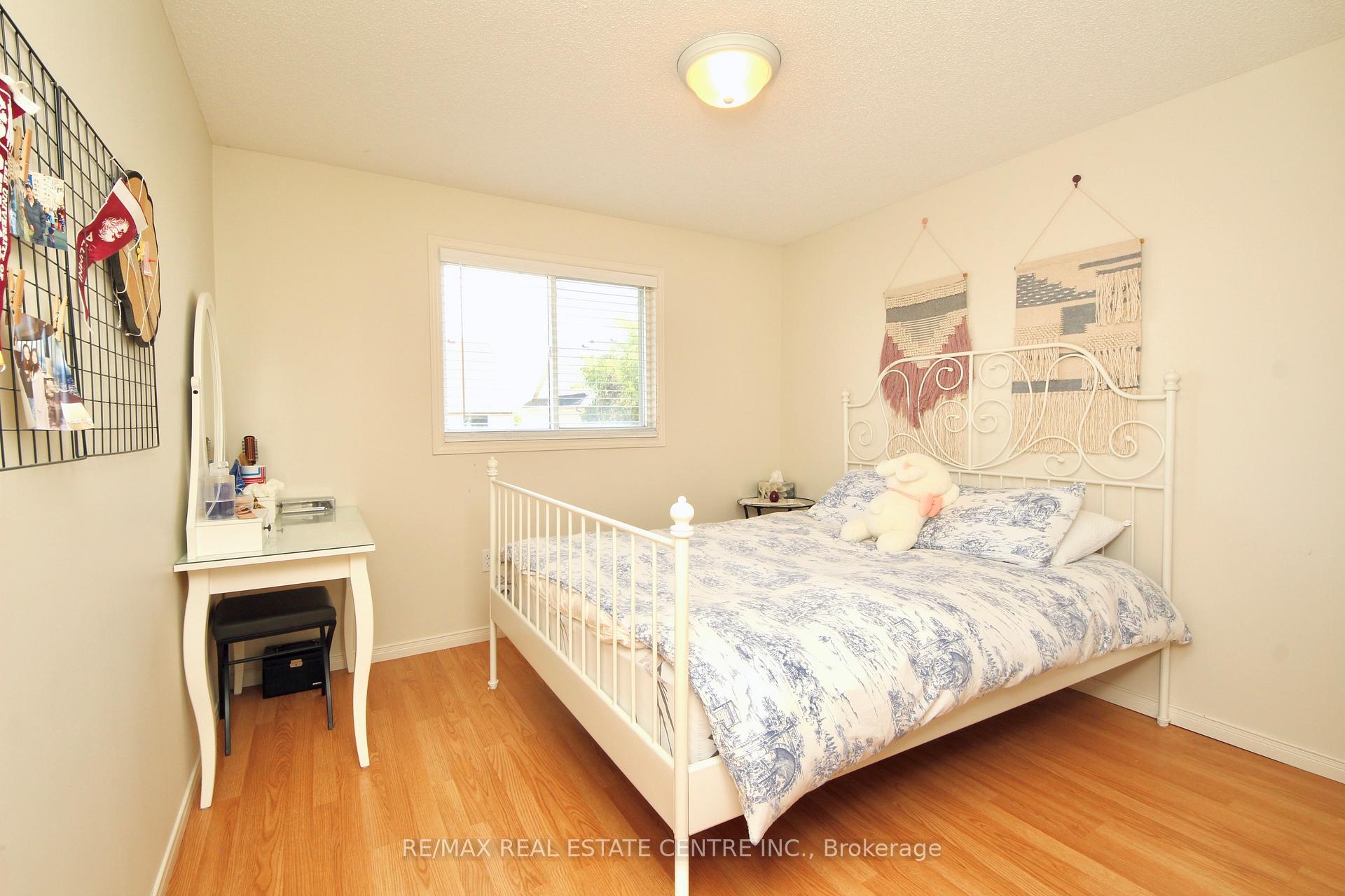 Photo 22 of 40 Eugene Drive, Guelph, Pineridge/Westminster Woods — HOMEH