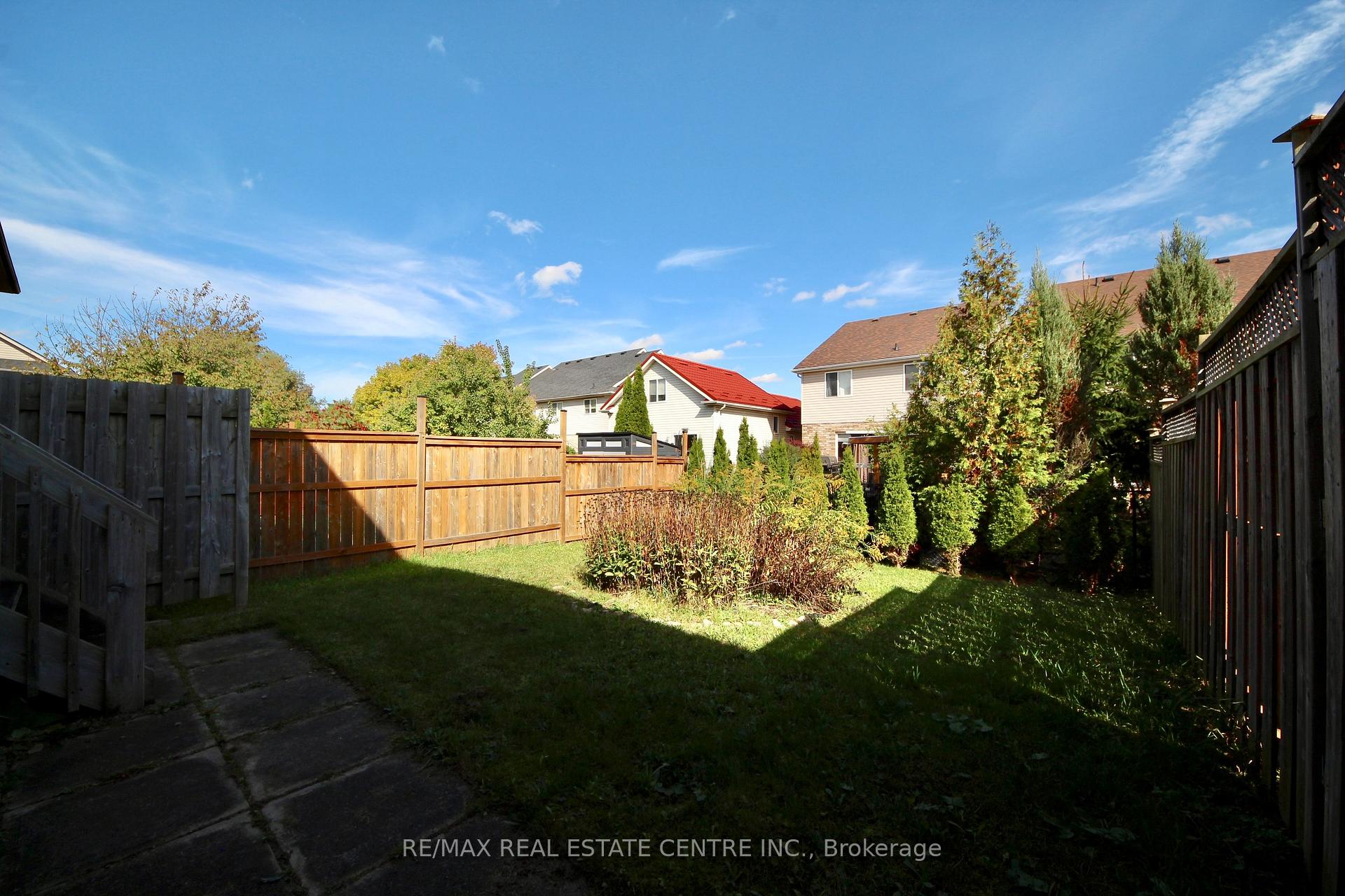 Photo 26 of 40 Eugene Drive, Guelph, Pineridge/Westminster Woods — HOMEH