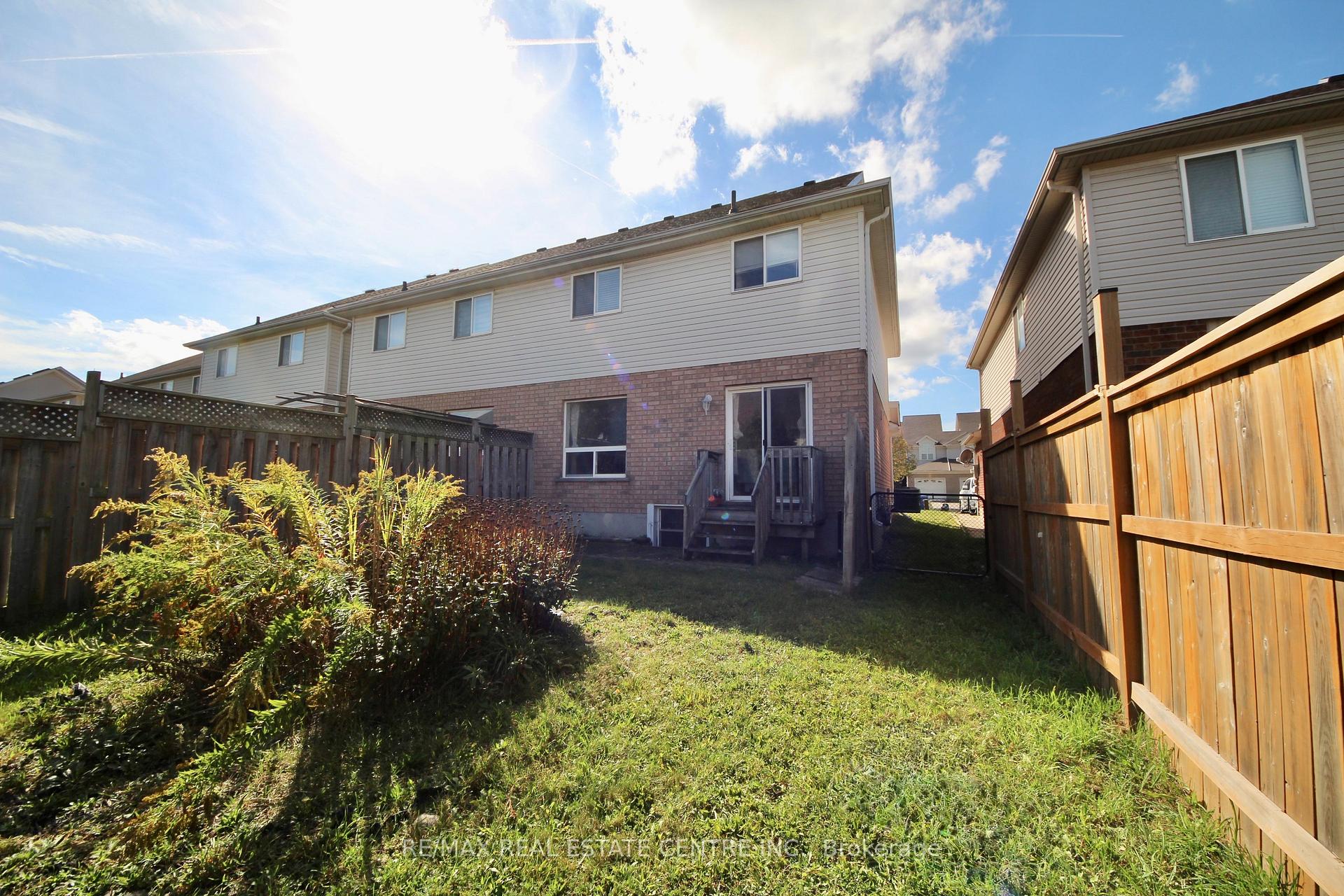 Photo 27 of 40 Eugene Drive, Guelph, Pineridge/Westminster Woods — HOMEH
