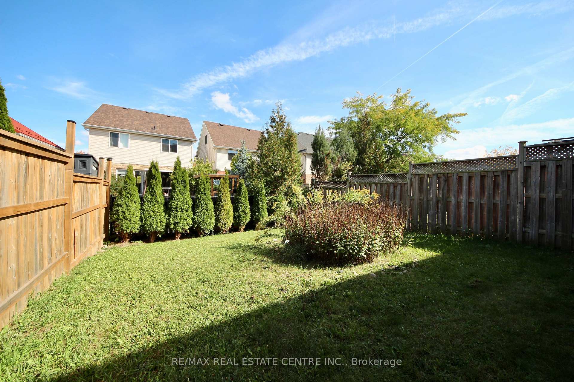 Photo 28 of 40 Eugene Drive, Guelph, Pineridge/Westminster Woods — HOMEH