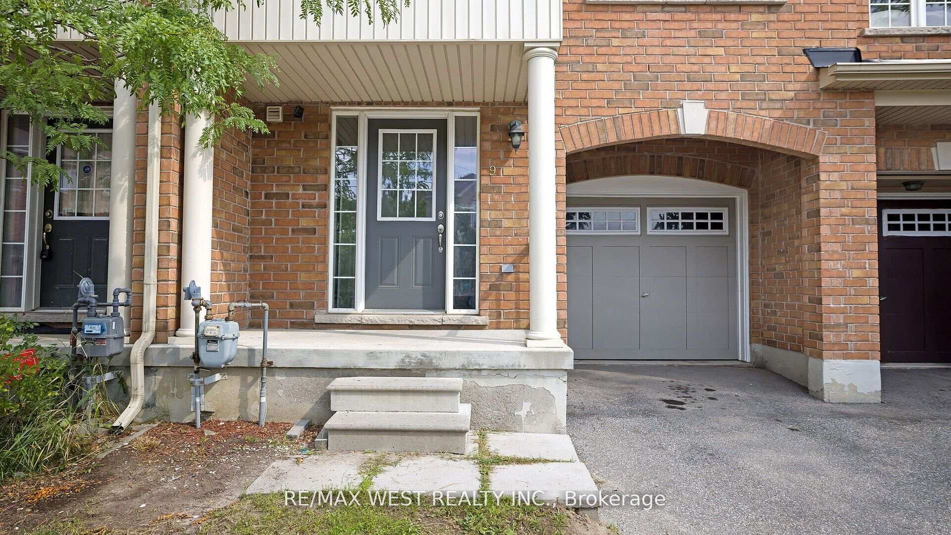 Photo 4 of 9 Freeland Hill W, Brampton, Bram West — HOMEH